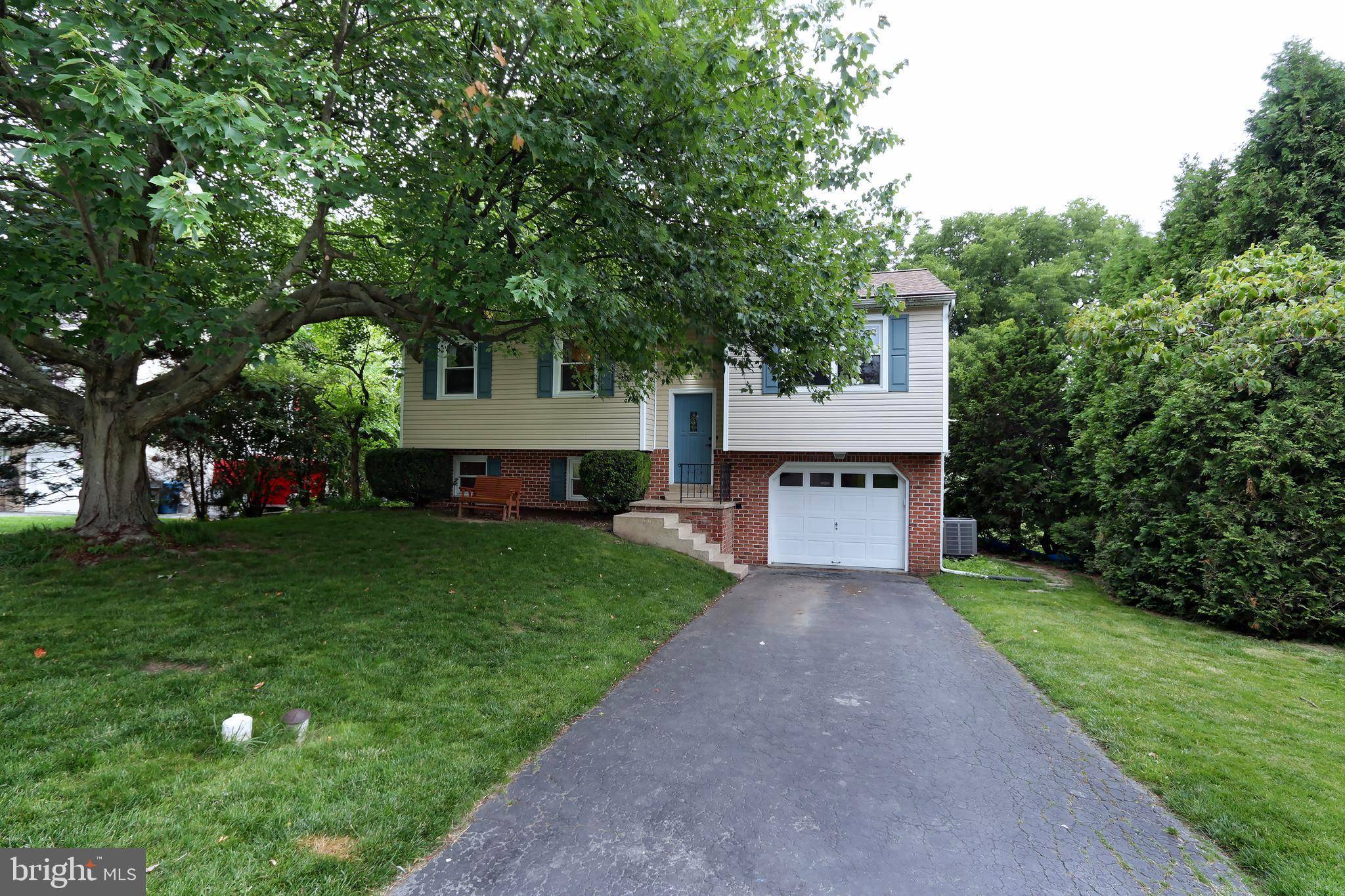 Columbia, PA 17512,3824 HILLCREST DR