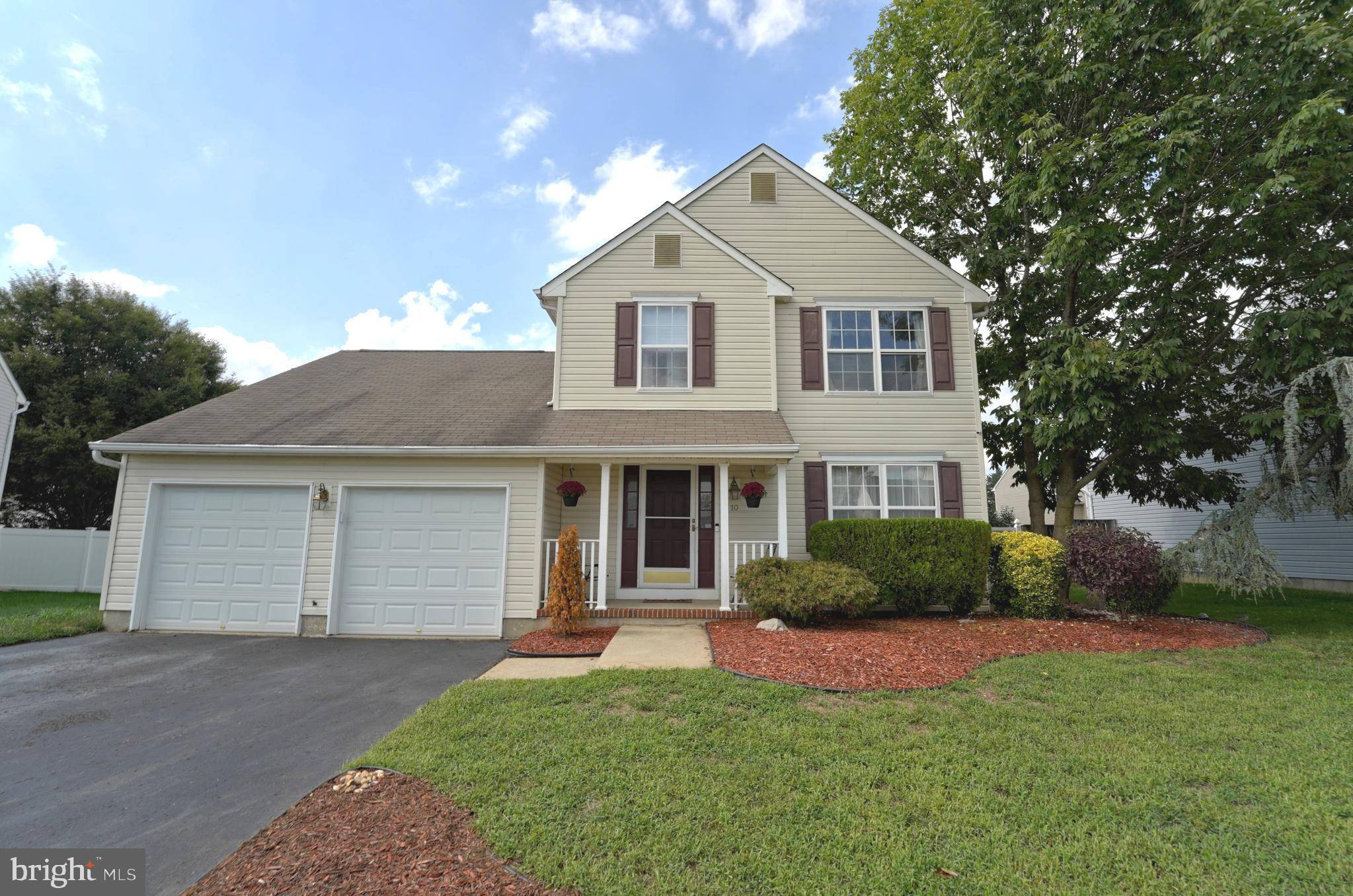 Hamilton, NJ 08620,10 SUNFLOWER LN