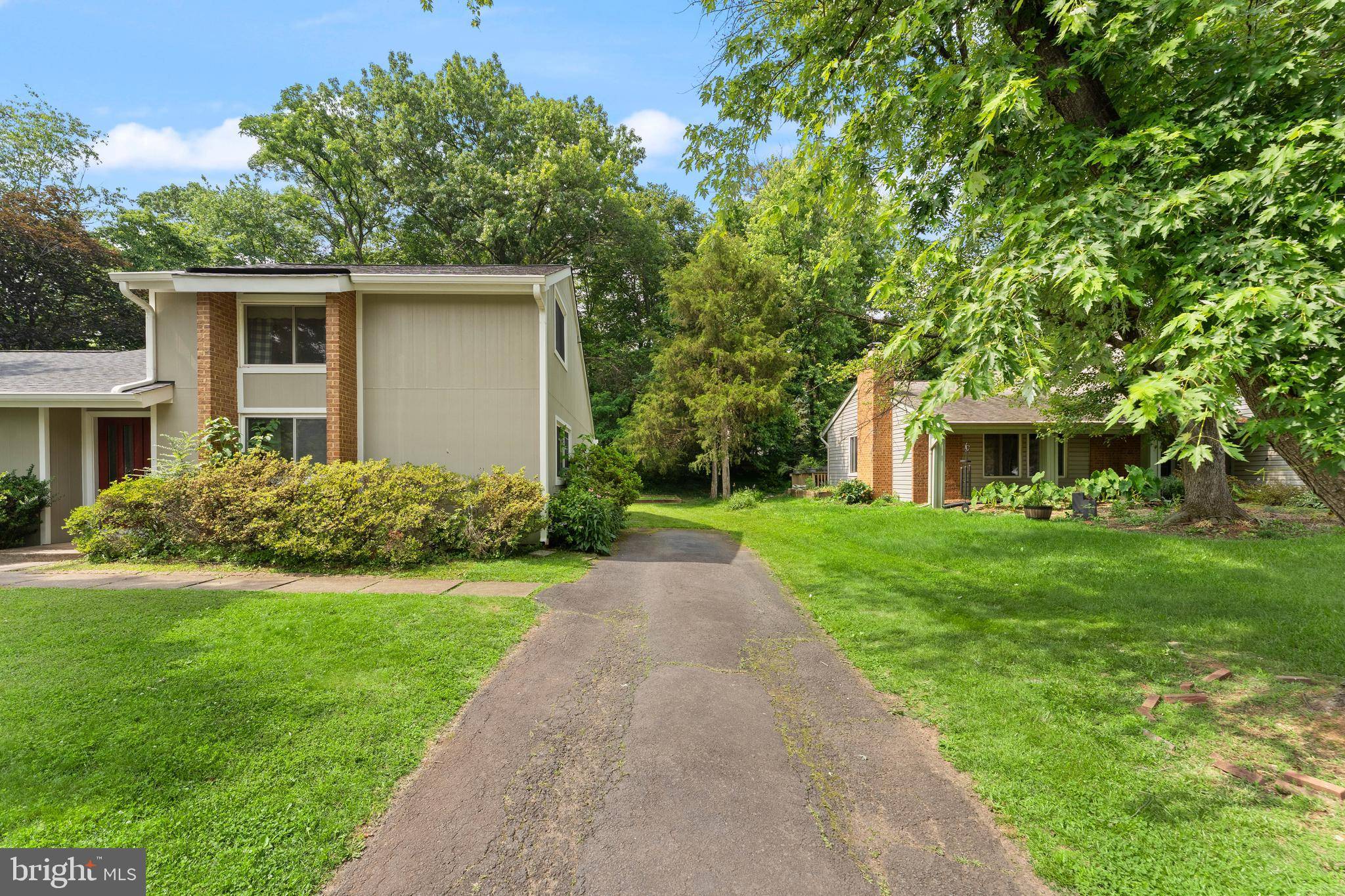 Sterling, VA 20164,402 SUGARLAND RUN DR