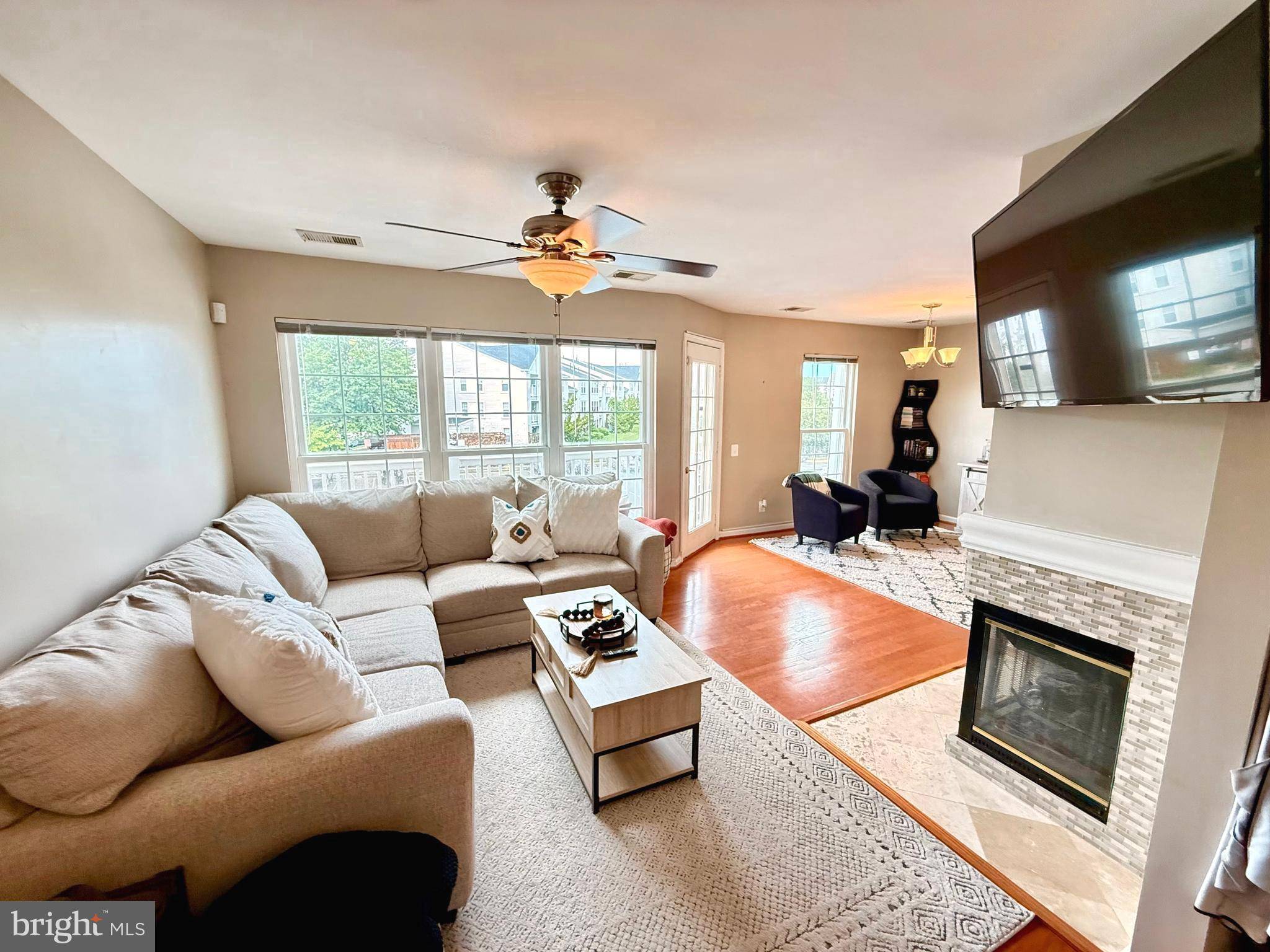 Lorton, VA 22079,9230 CARDINAL FOREST LN #301