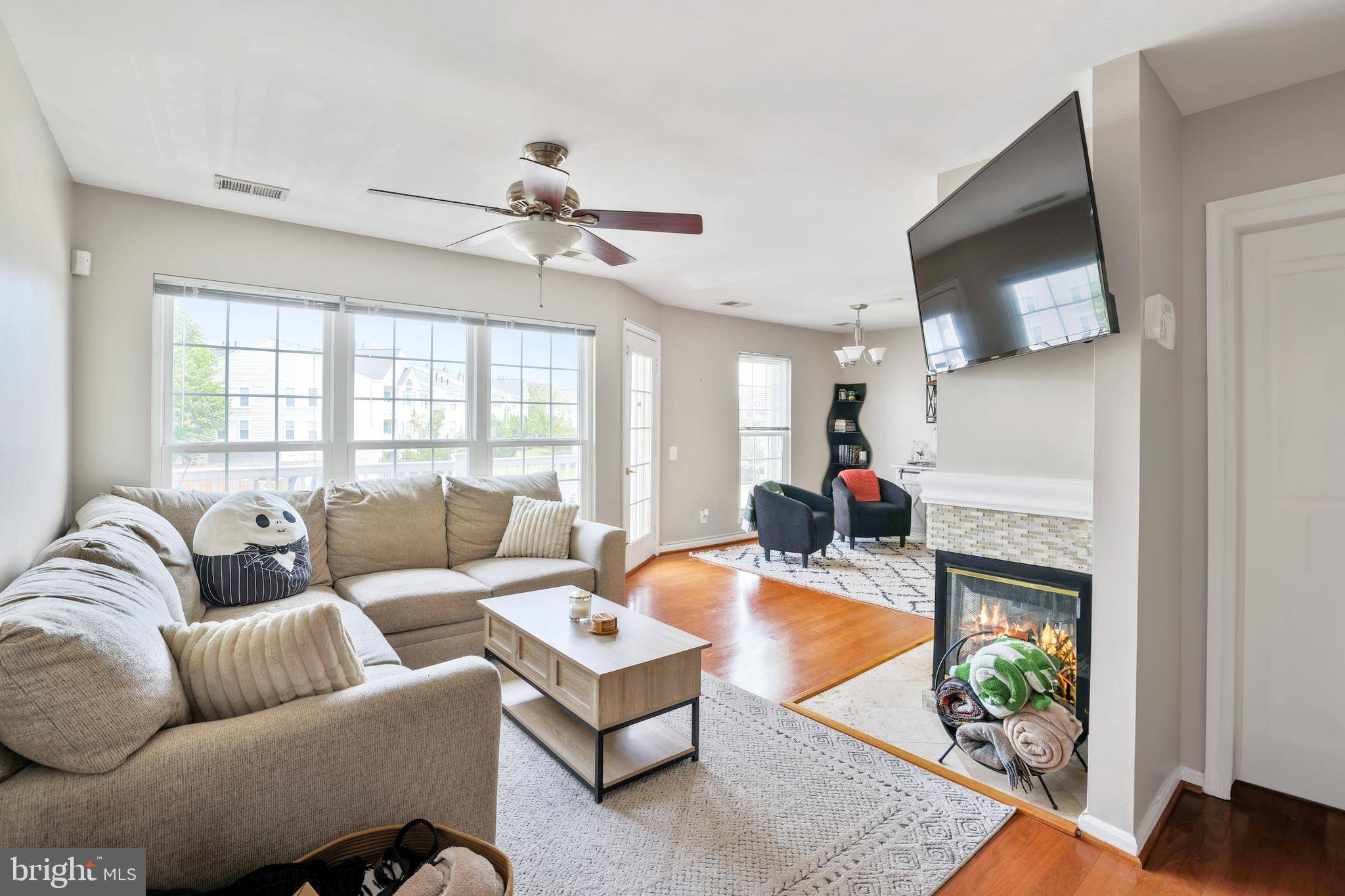 Lorton, VA 22079,9230 CARDINAL FOREST LN #301