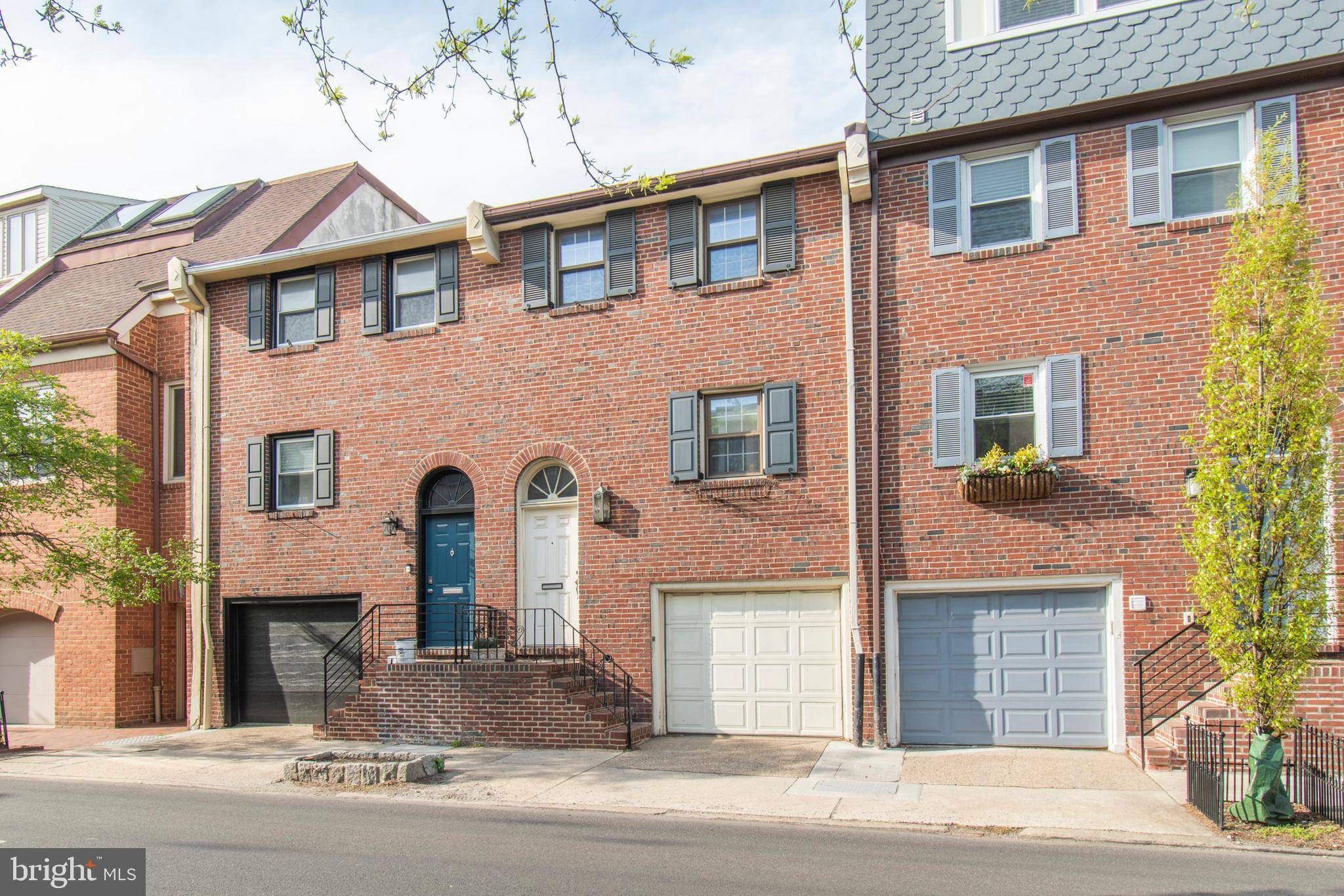 Philadelphia, PA 19147,815 LOMBARD ST