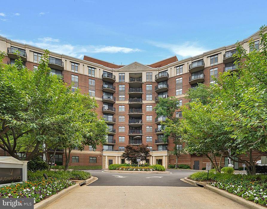 Washington, DC 20016,3401 38TH ST NW #2B-TWR-812