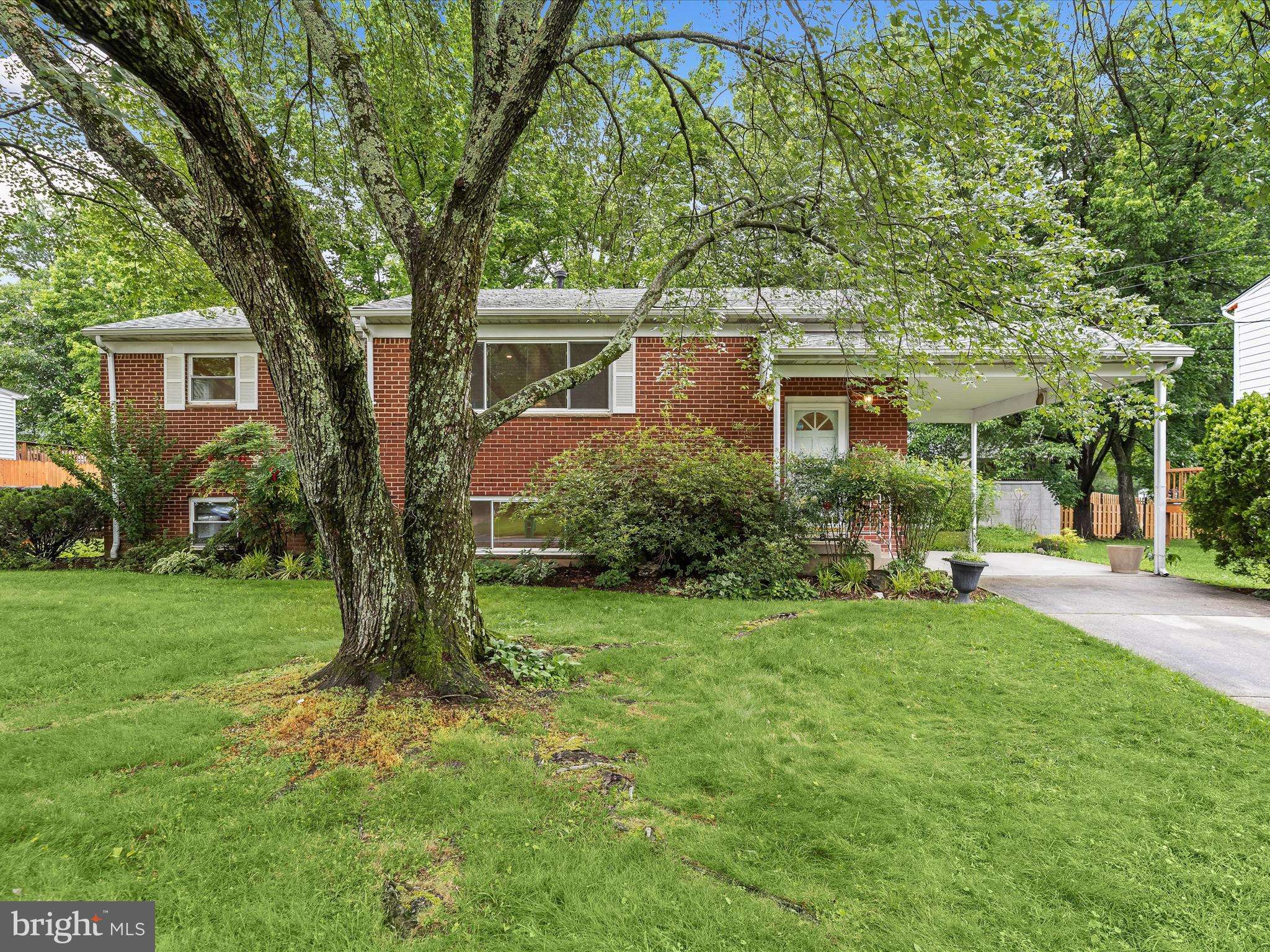 Lanham, MD 20706,7018 96TH PL