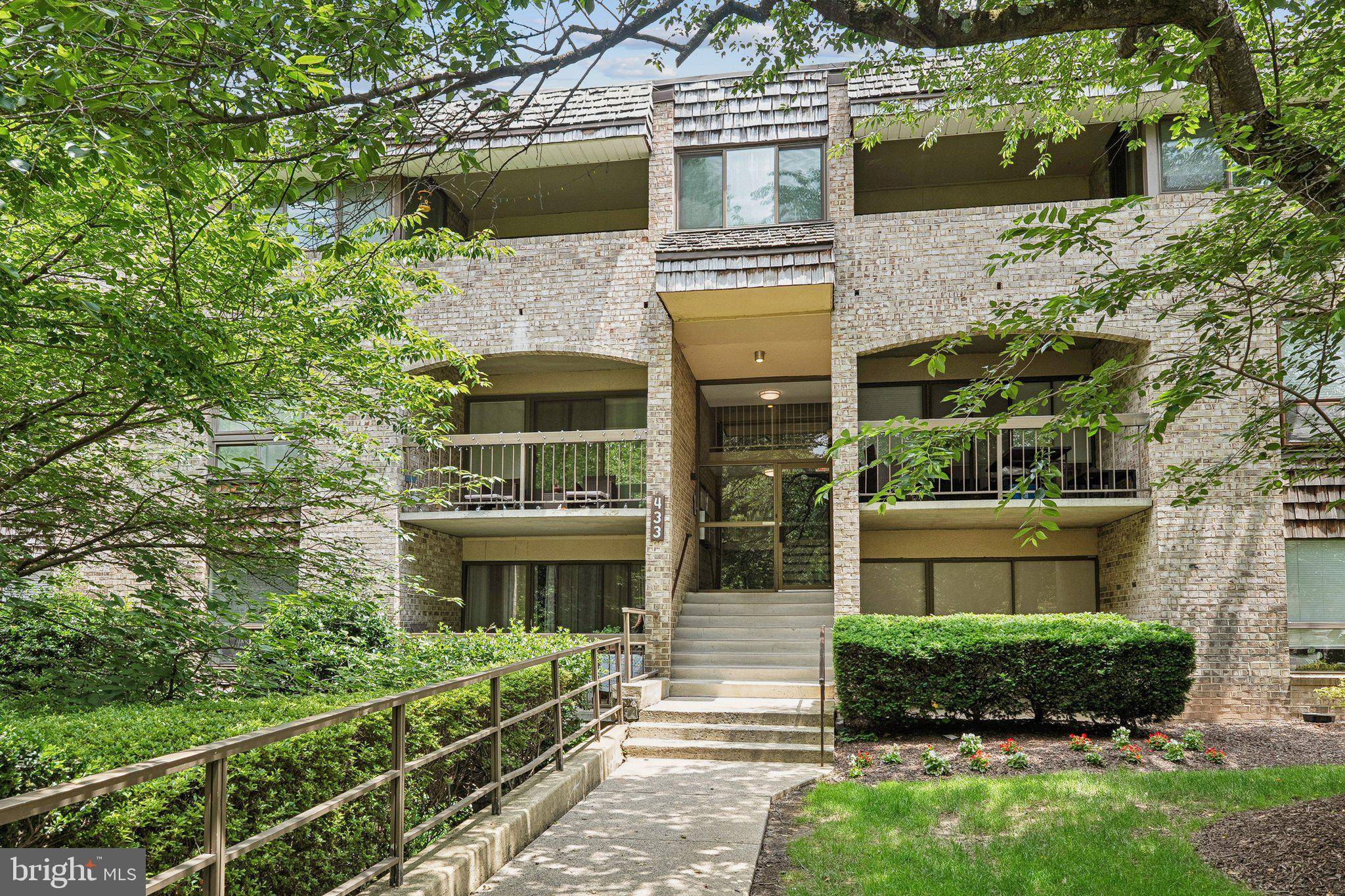 Gaithersburg, MD 20879,433 CHRISTOPHER AVE #86