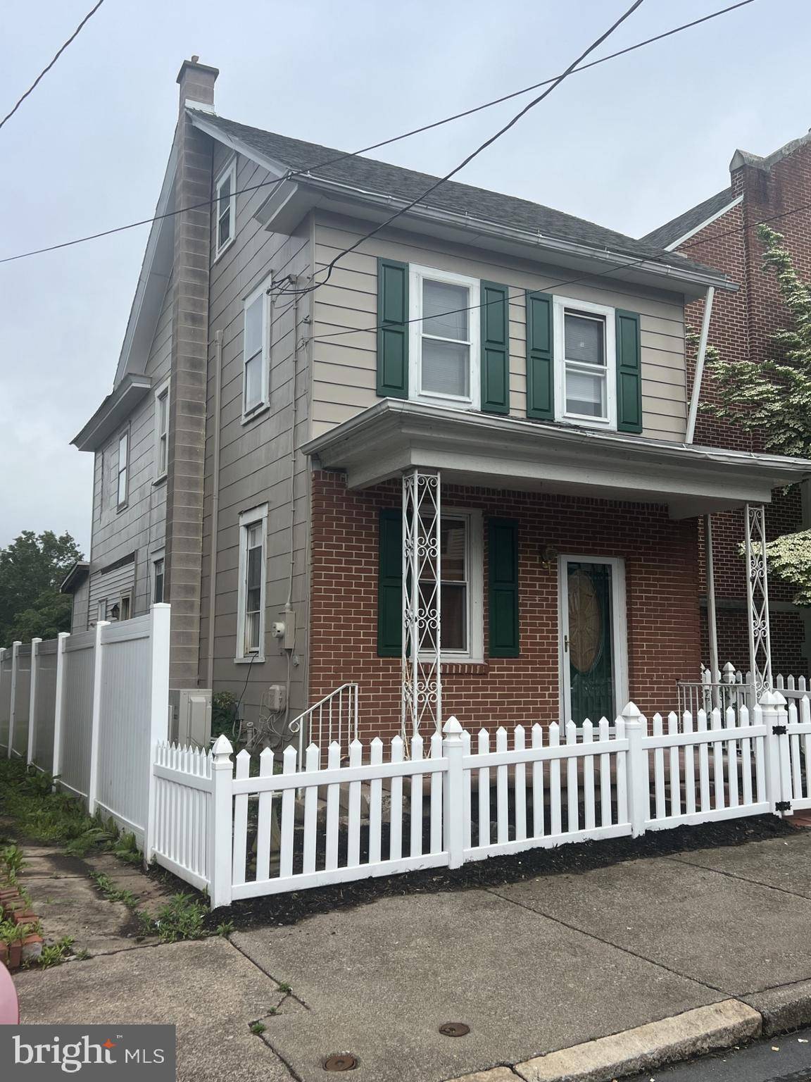 Williamstown, PA 17098,144 EAST ST
