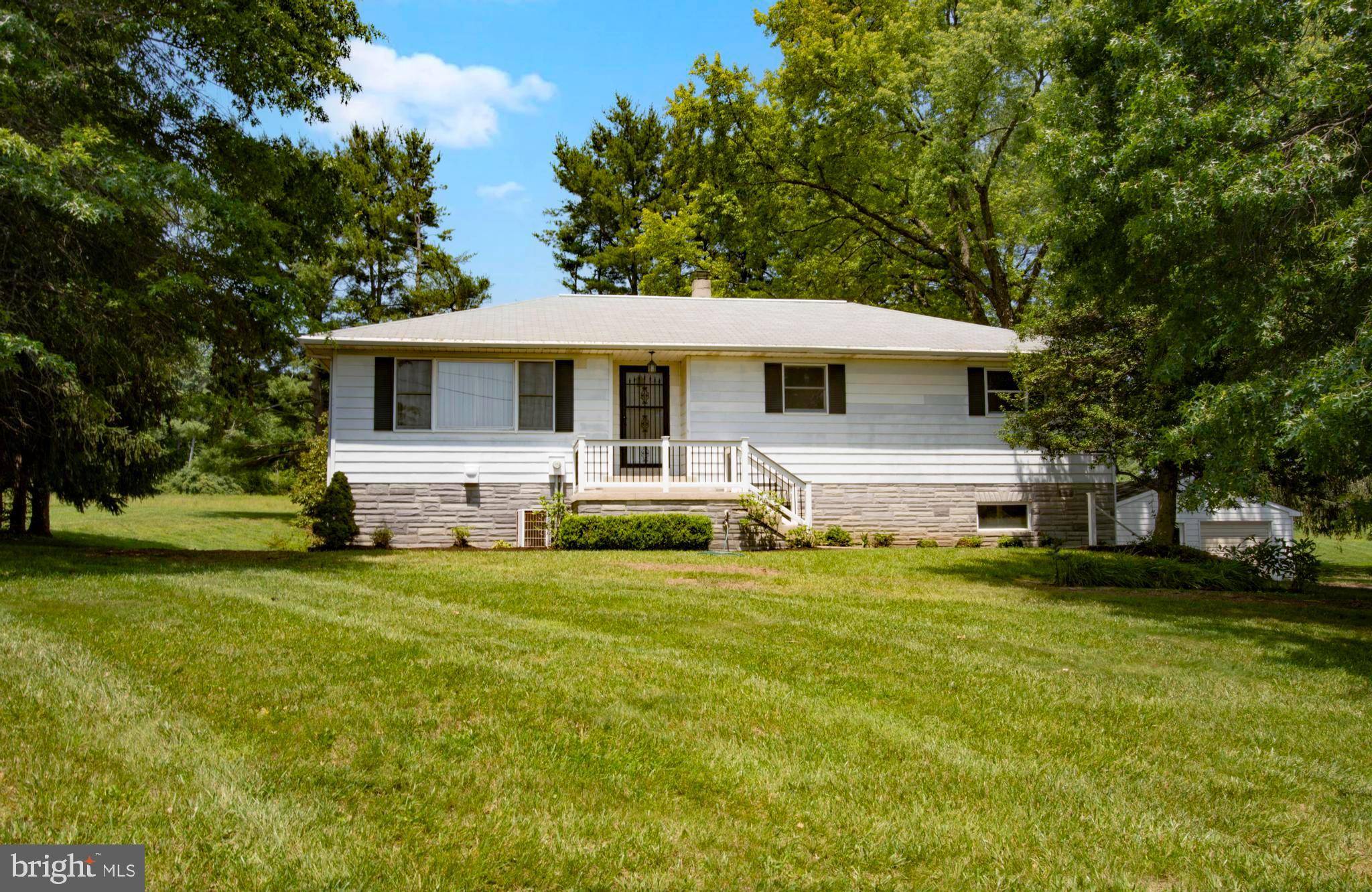 Barto, PA 19504,2464 OLD ROUTE 100