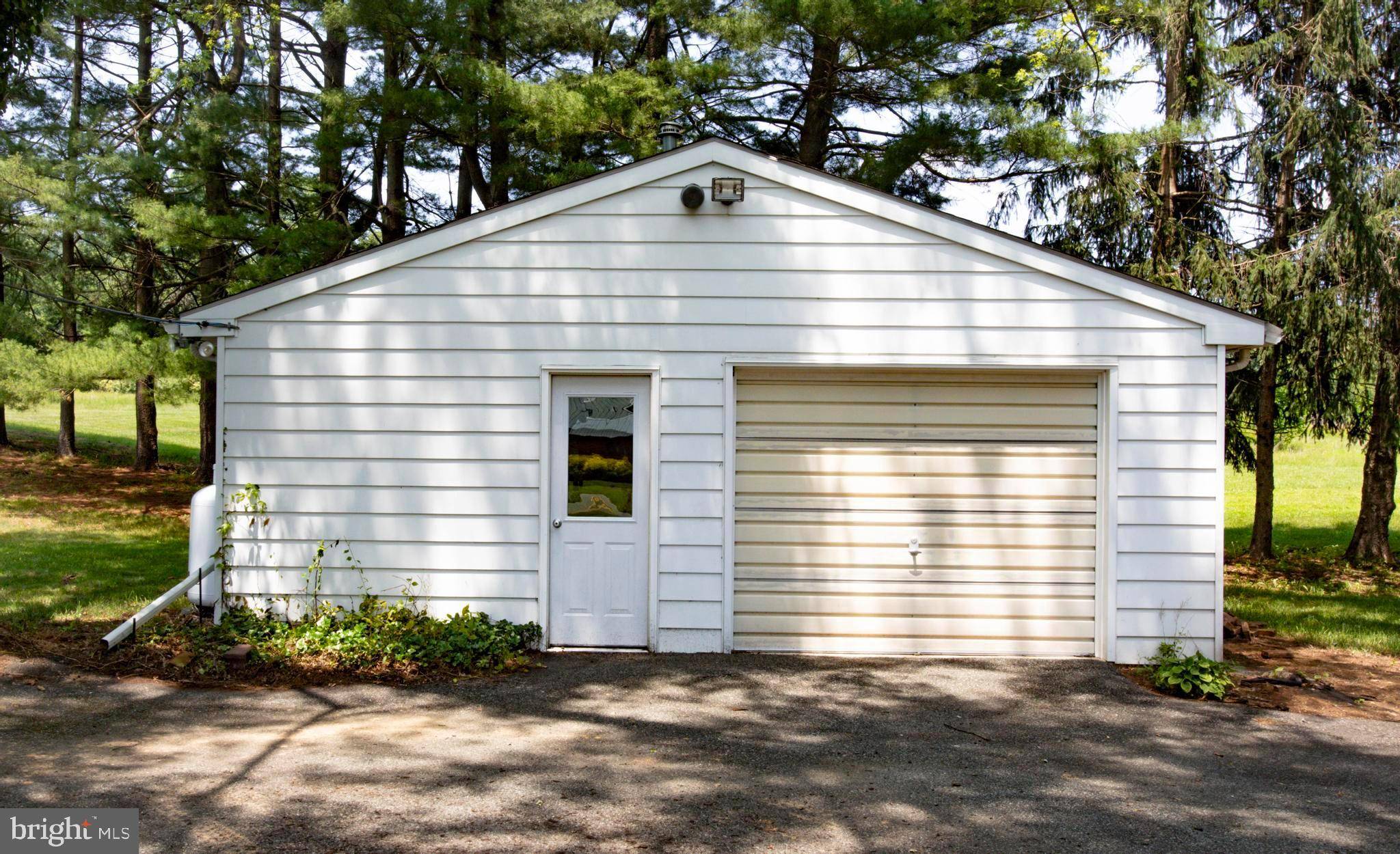 Barto, PA 19504,2464 OLD ROUTE 100