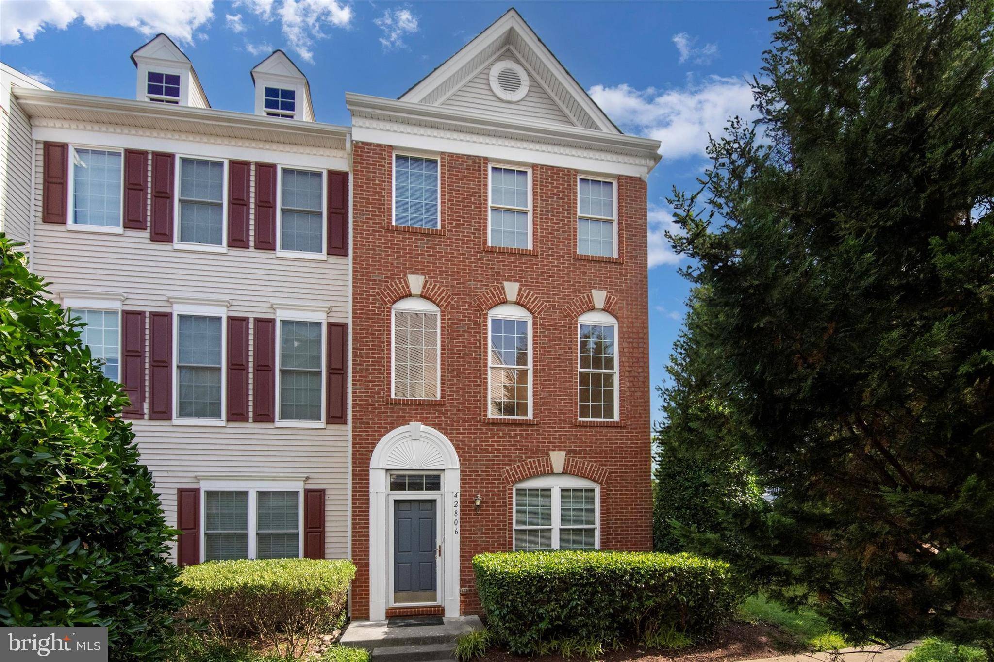 Chantilly, VA 20152,42806 LONGWORTH TER