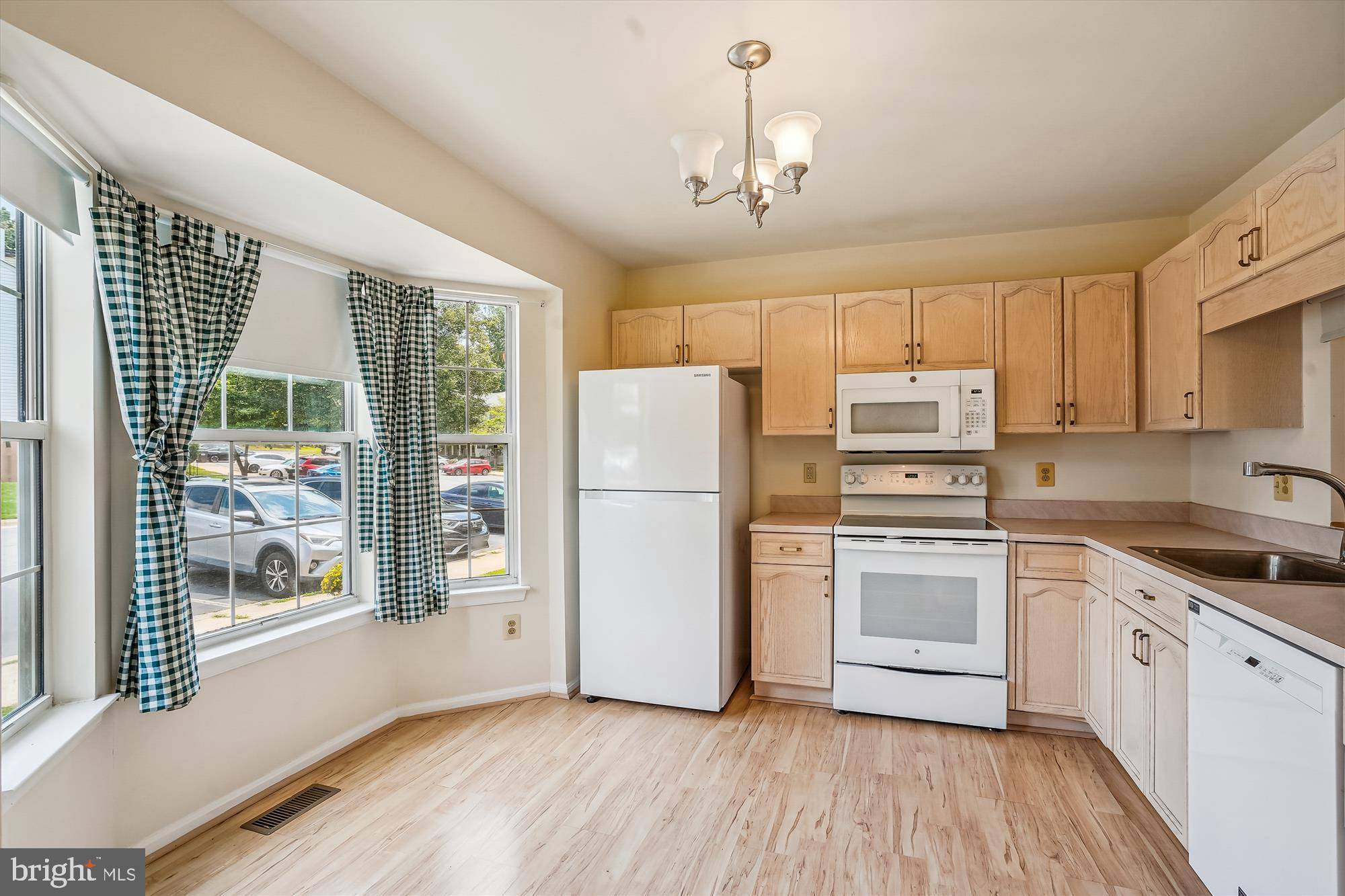 Woodbridge, VA 22193,14948 VIREO CT