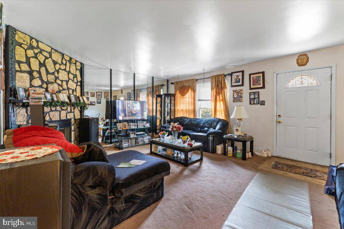 Willingboro, NJ 08046,4 ROANOKE CT