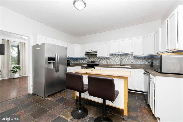 Lansdale, PA 19446,118 S BROAD ST