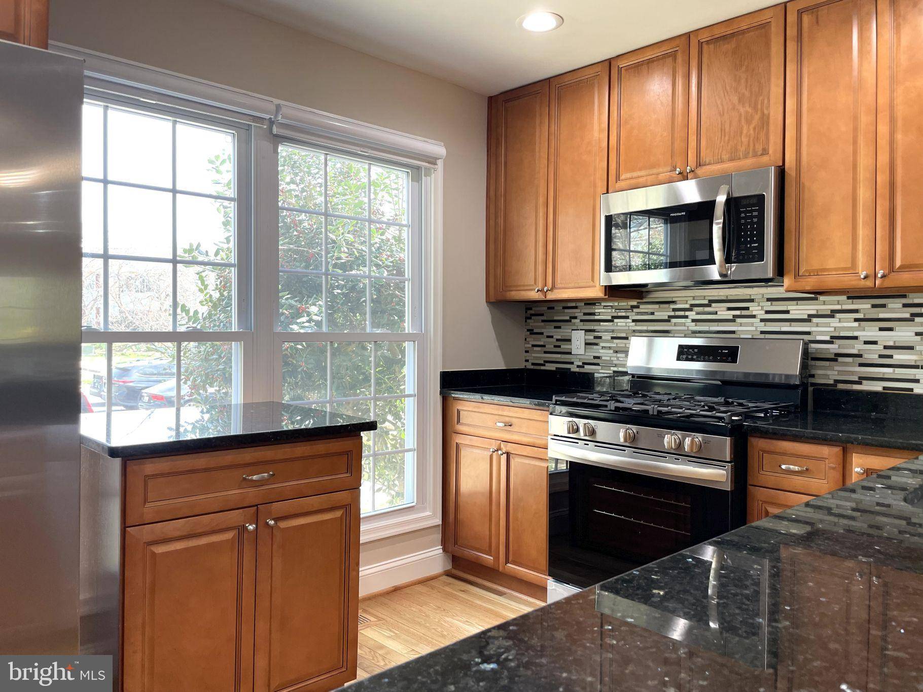 Gaithersburg, MD 20879,8151 CRABAPPLE LN