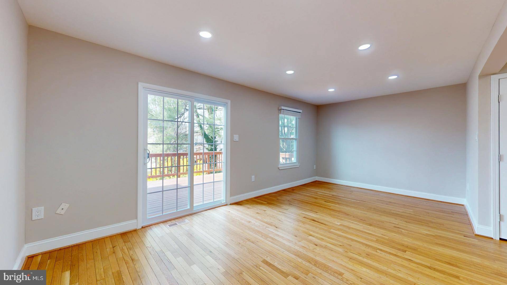 Gaithersburg, MD 20879,8151 CRABAPPLE LN