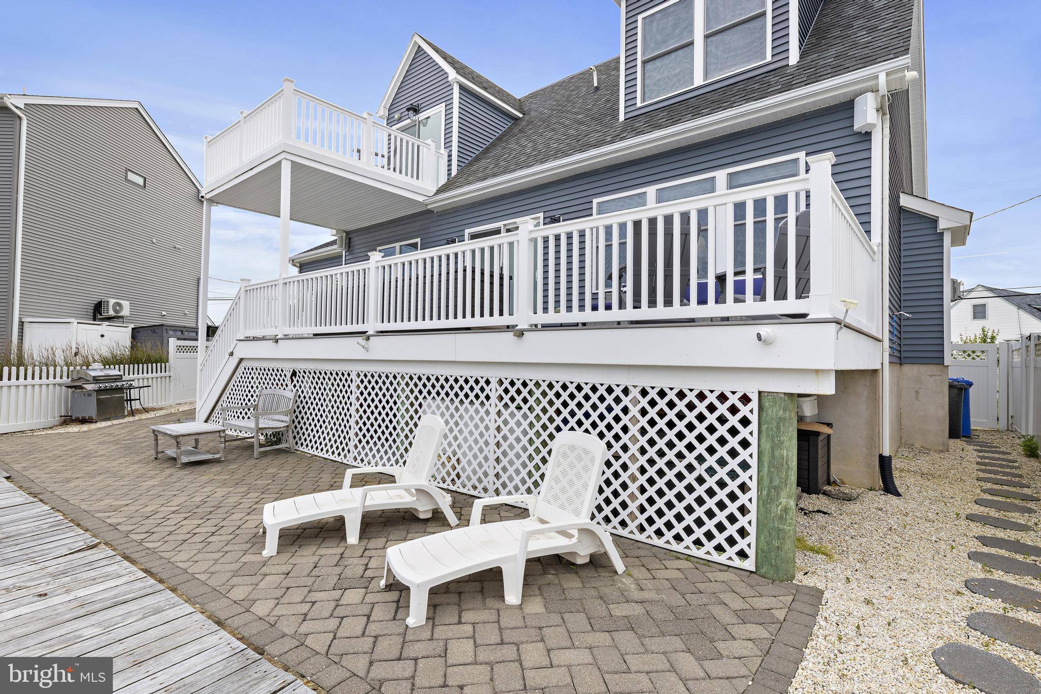 Manahawkin, NJ 08050,1048 JENNIFER LN