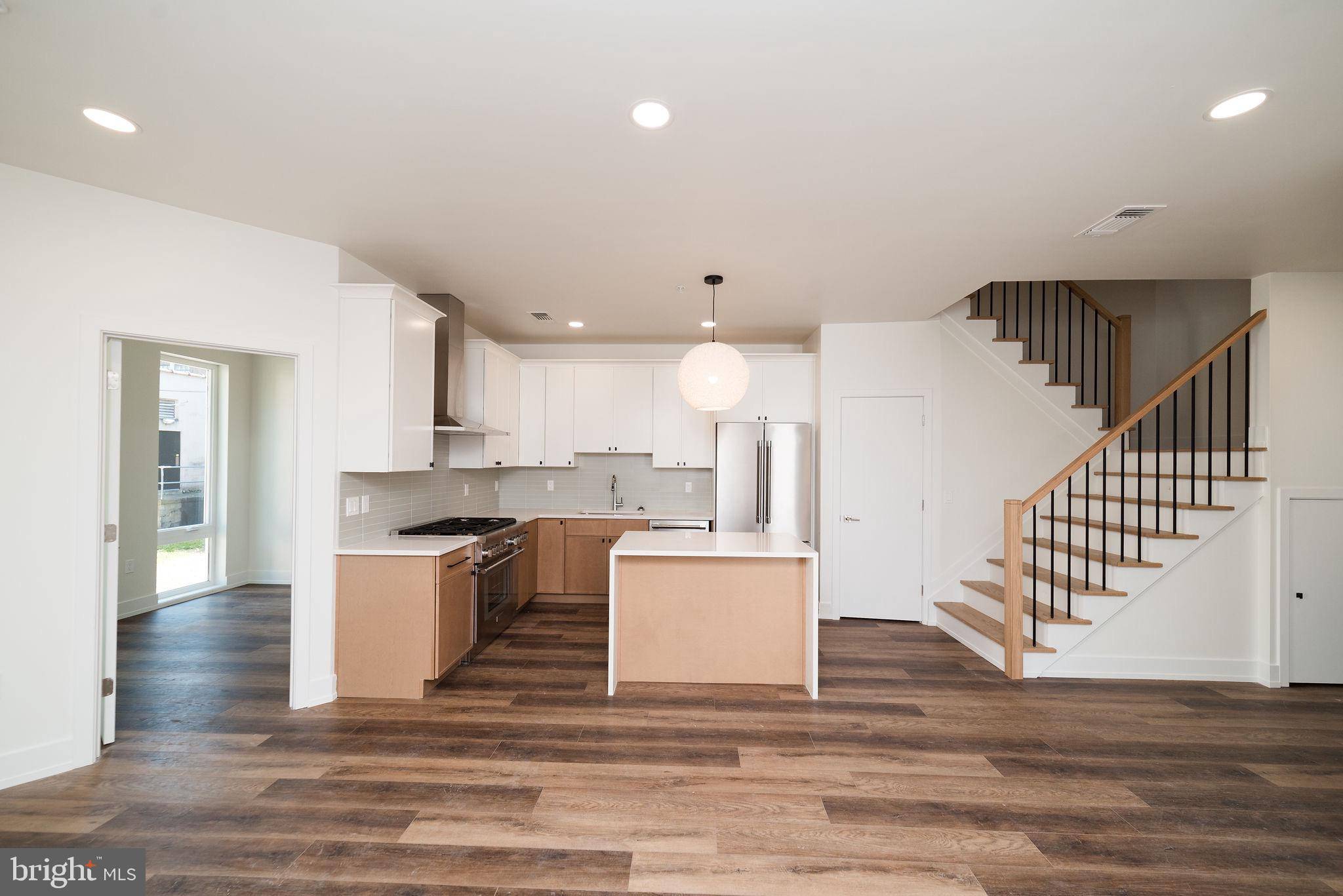 Princeton, NJ 08540,19 LINCOLN COURT #201