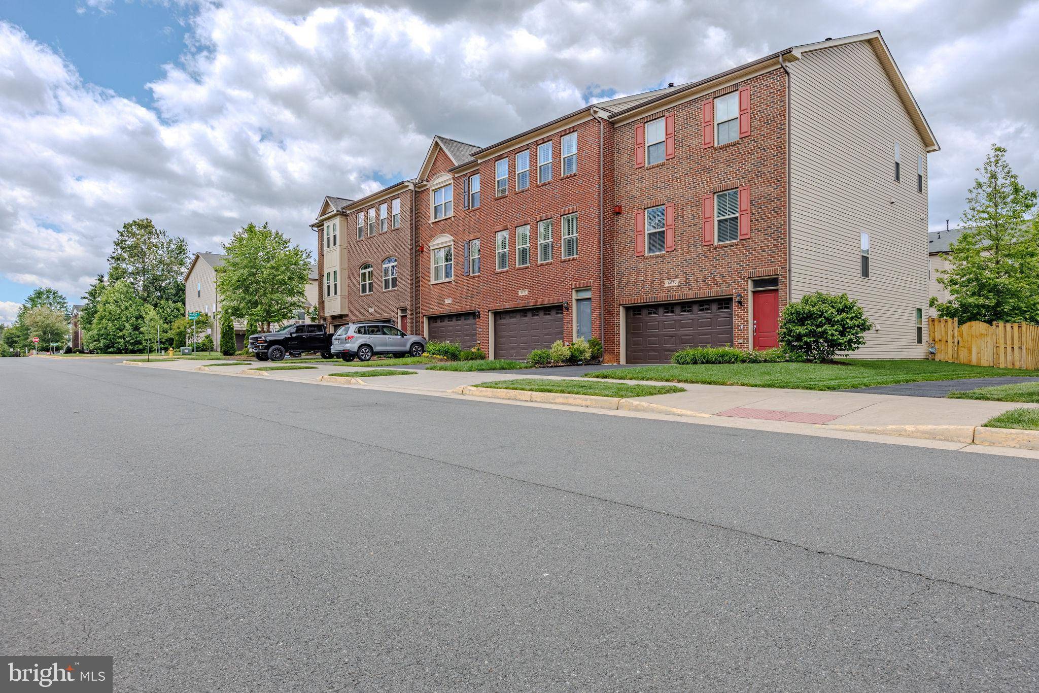 Haymarket, VA 20169,6672 BARTRAMS FOREST LN