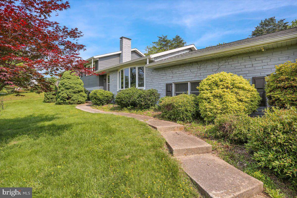 Reading, PA 19606,4255 PAINTED SKY RD