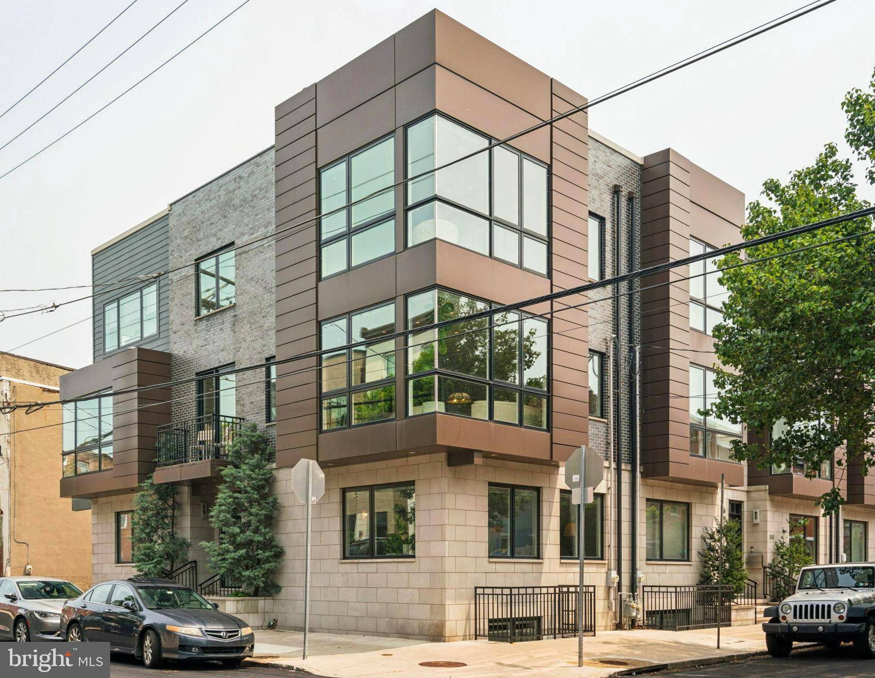 Philadelphia, PA 19146,725 S 19TH ST