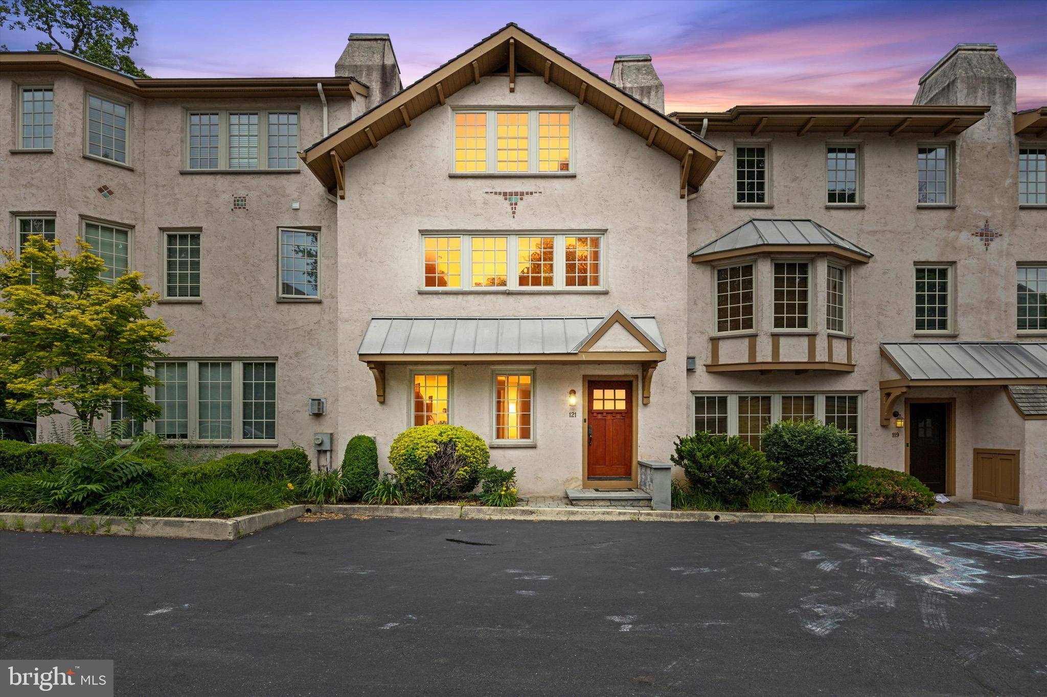 Media, PA 19063,121 VALLEY PL