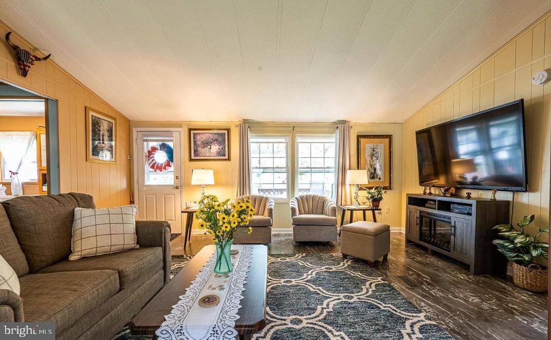 Hatfield, PA 19440,118 TULIP DR