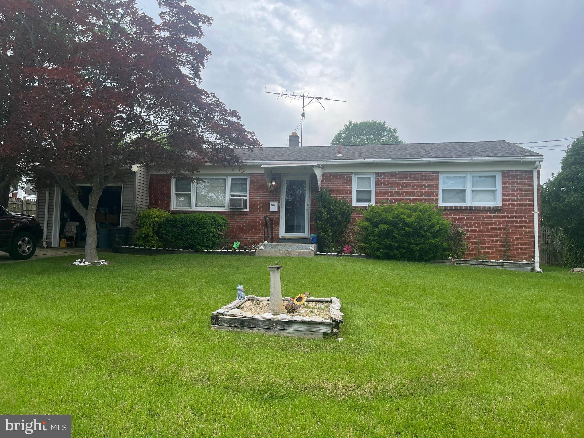 Hamilton, NJ 08610,5 SANDY LA