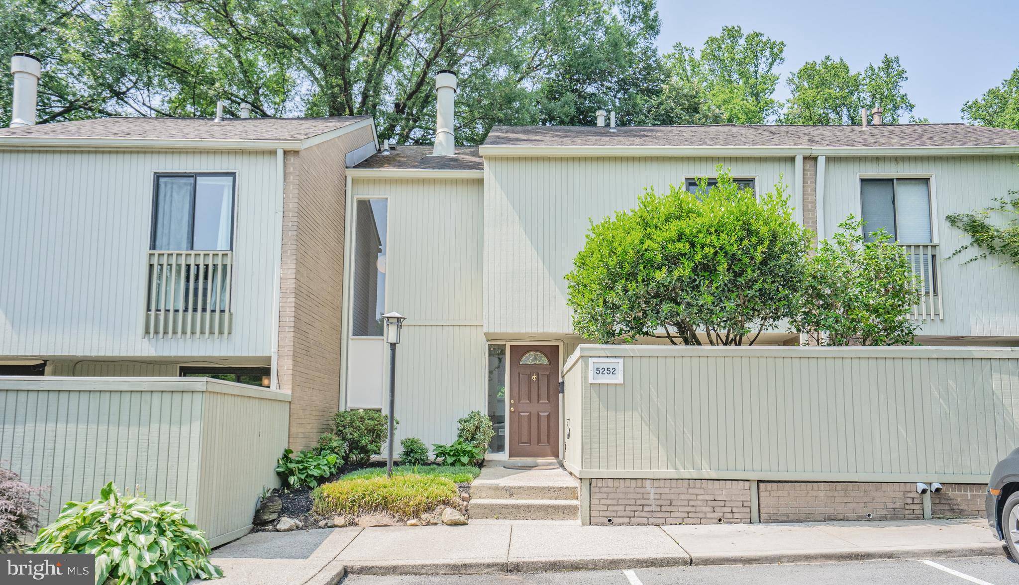 Bethesda, MD 20814,5252 POOKS HILL RD #B-12