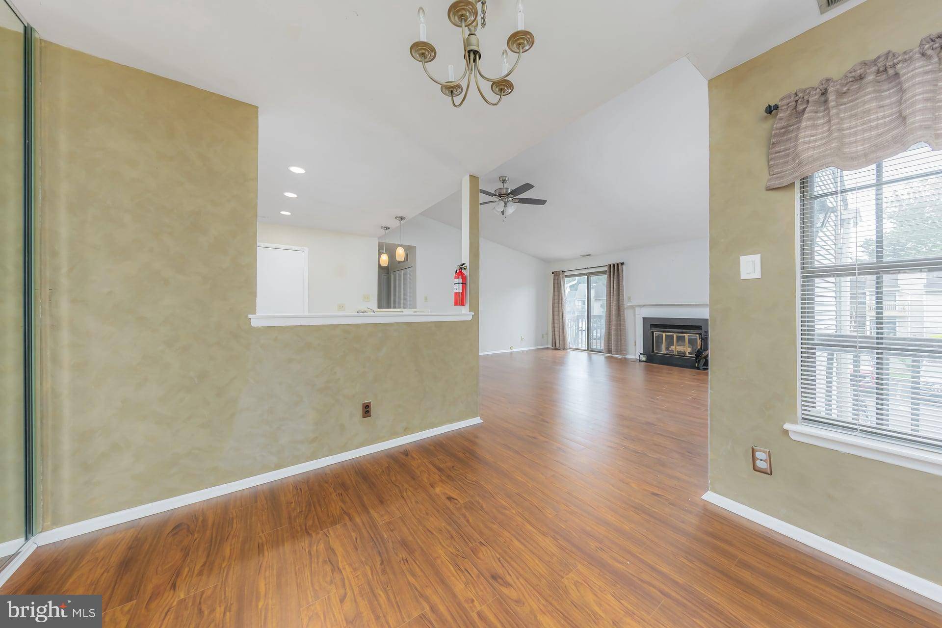 West Deptford, NJ 08051,342 COVENTRY CT