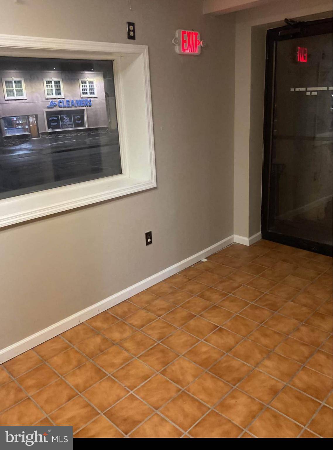 Jenkintown, PA 19046,718 HUNTINGDON PIKE