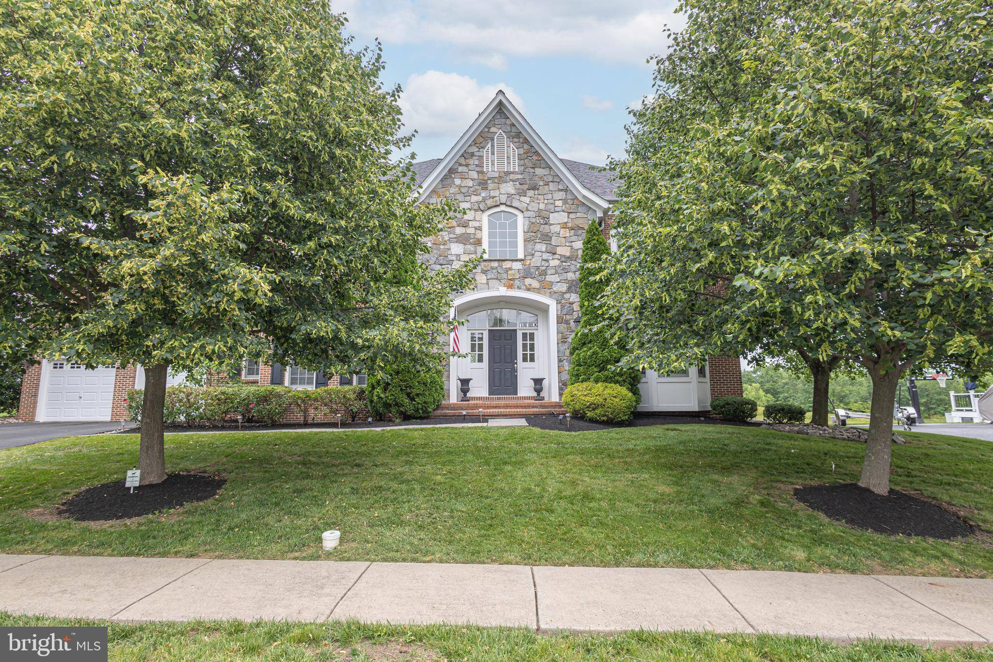 Harleysville, PA 19438,405 HOFFMAN RD