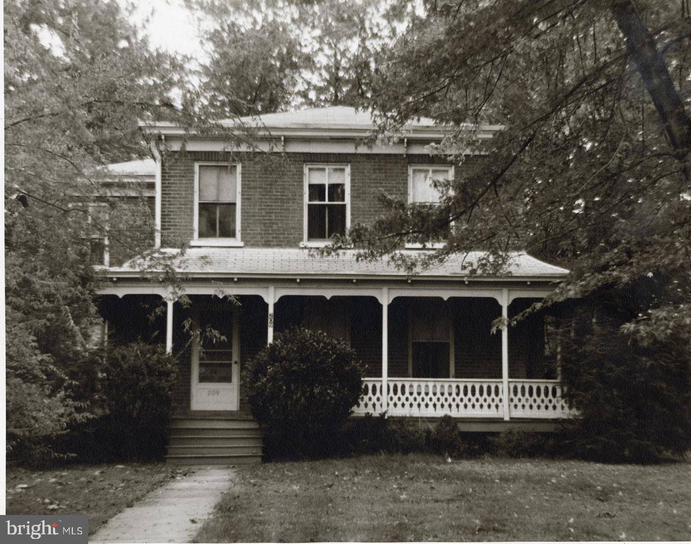 Falls Church, VA 22046,209 E BROAD ST