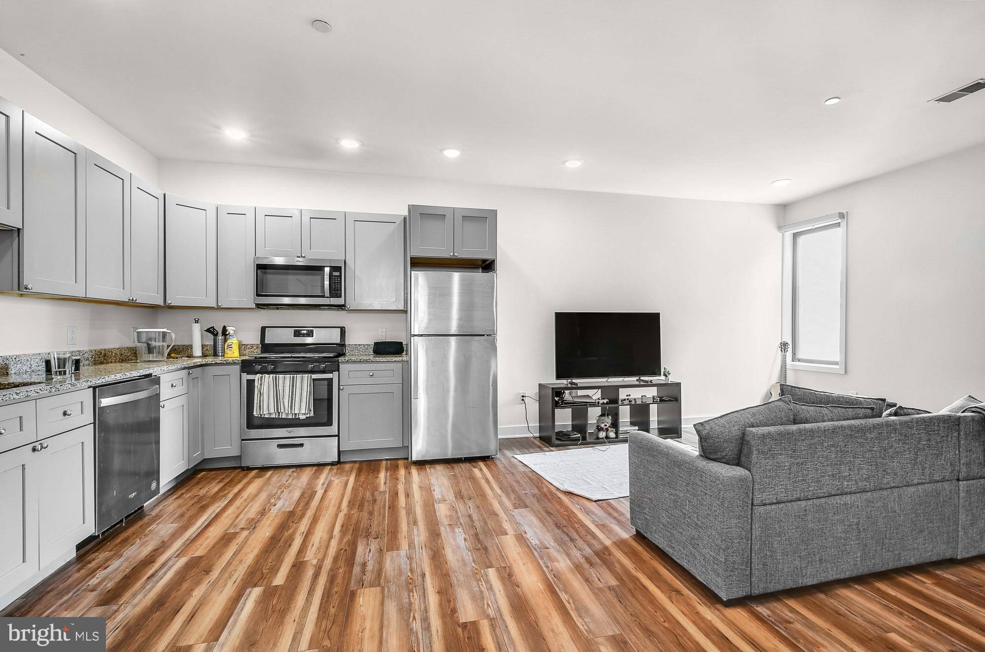 Philadelphia, PA 19125,2411 KENSINGTON AVE #209