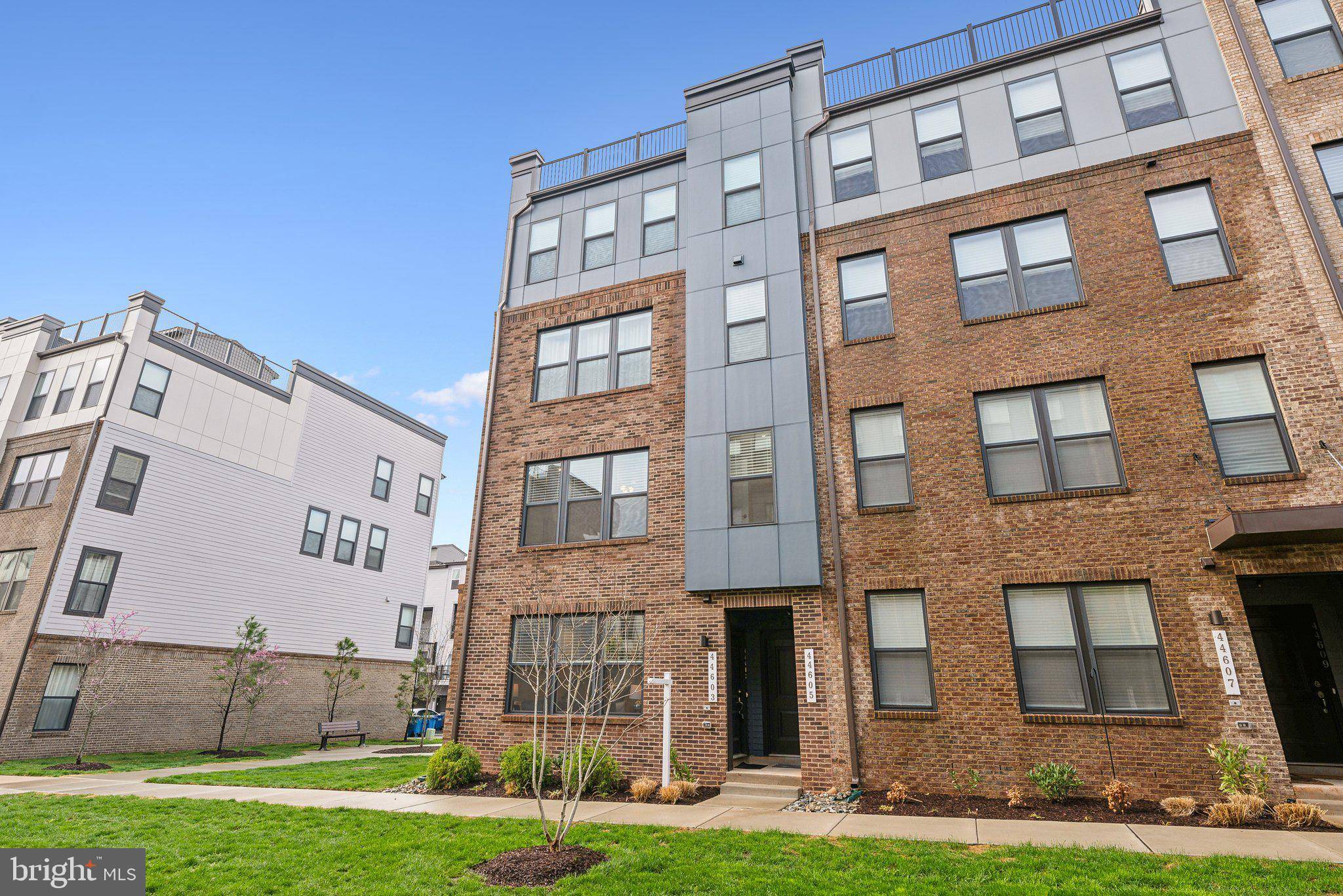 Ashburn, VA 20147,44603 WOLFHOUND SQ