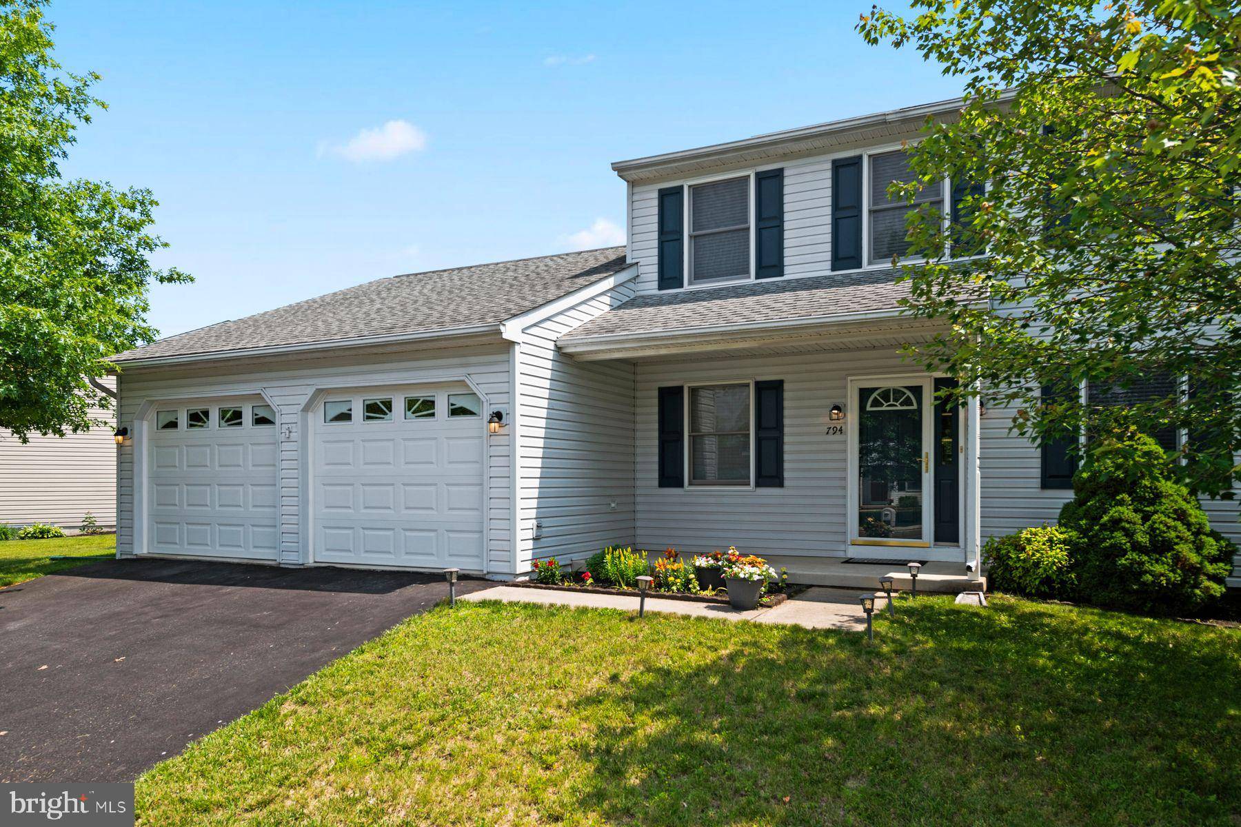 Pennsburg, PA 18073,794 HUNTER DR