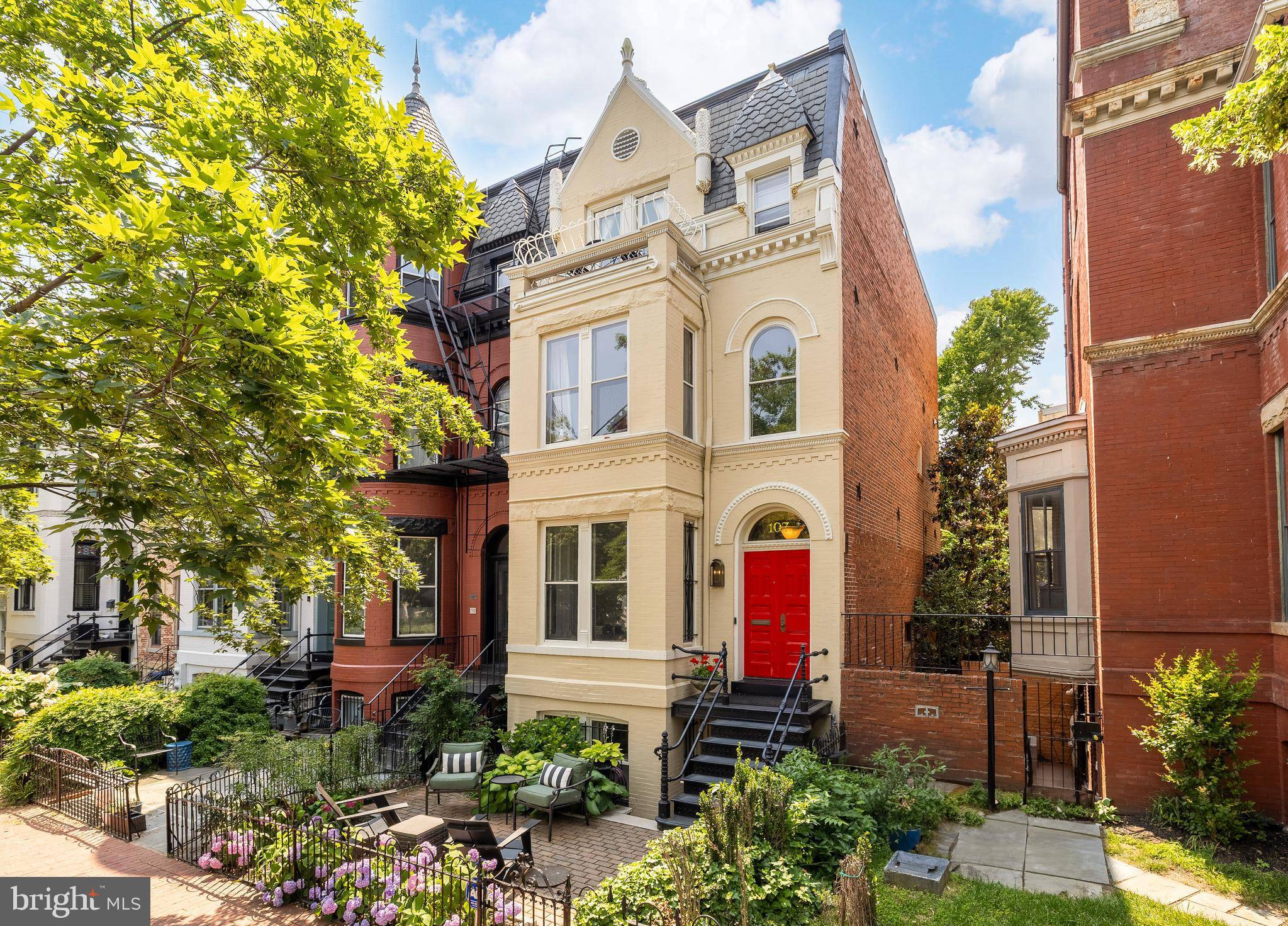 Washington, DC 20003,107 5TH ST SE