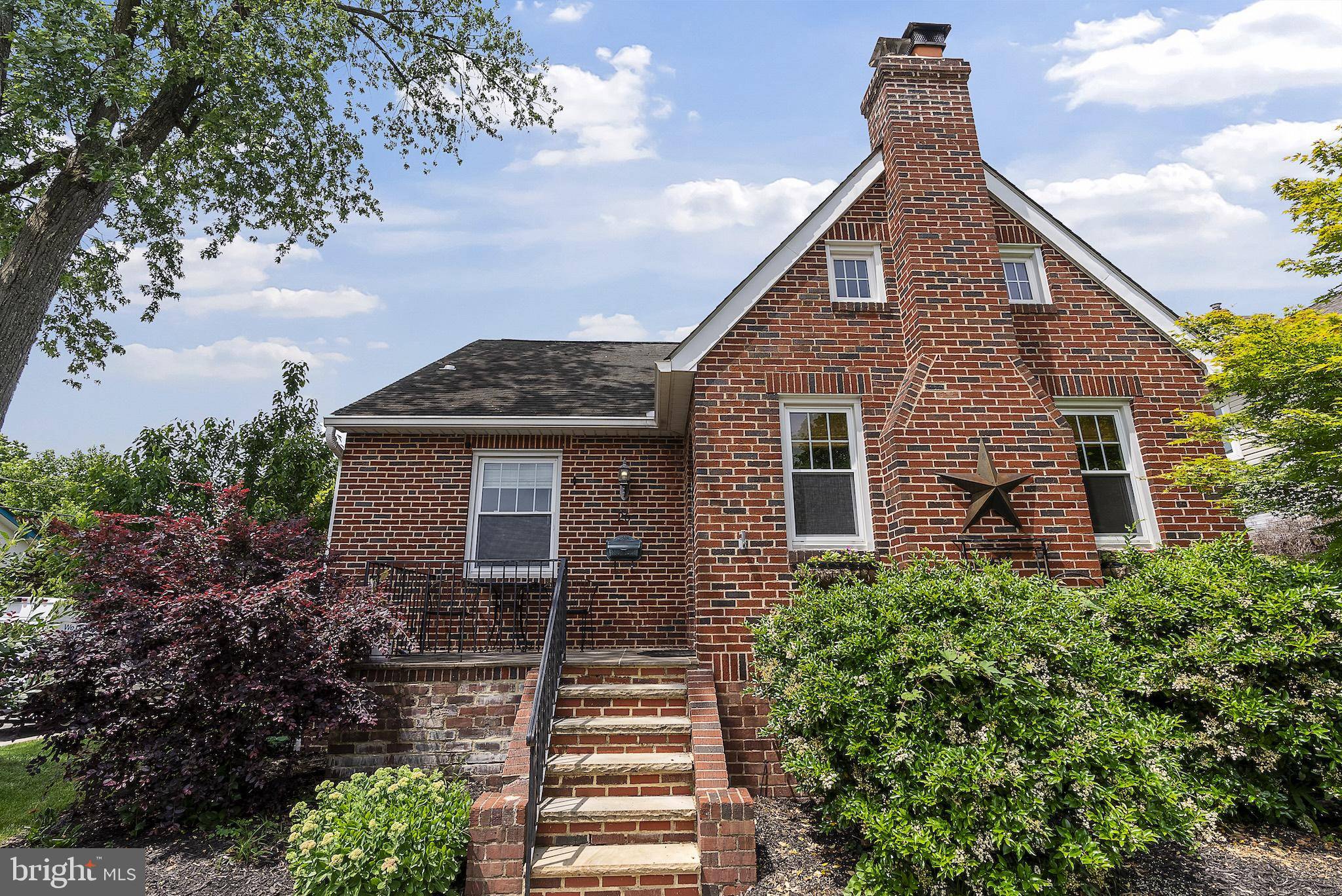 Baltimore, MD 21228,26 LOCUST DR