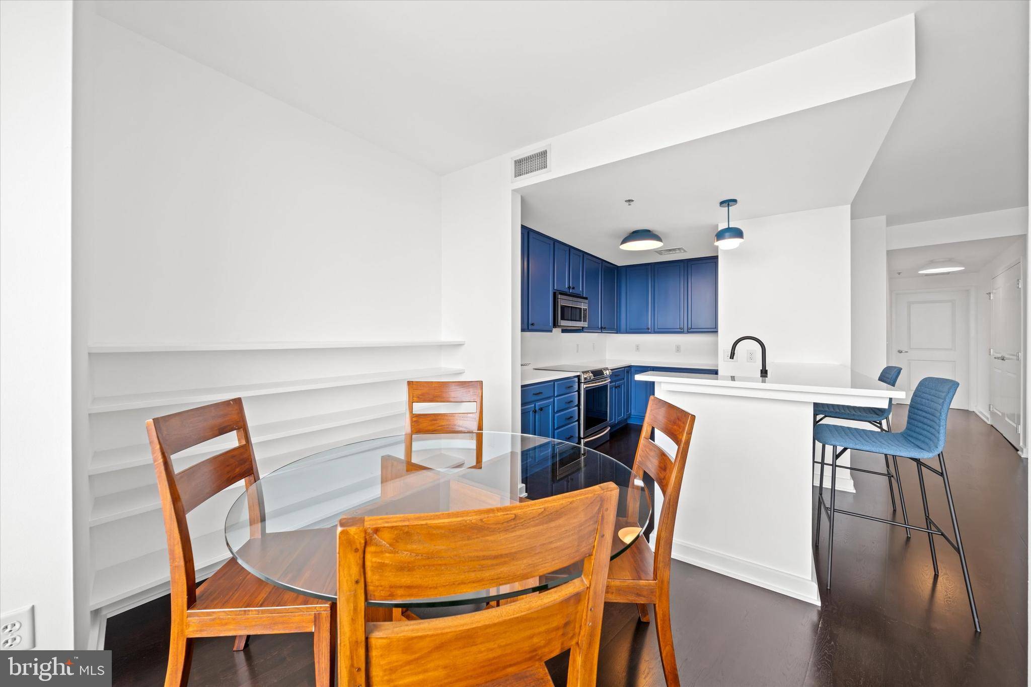 Wilmington, DE 19801,105-UNIT CHRISTINA LNDG #1402