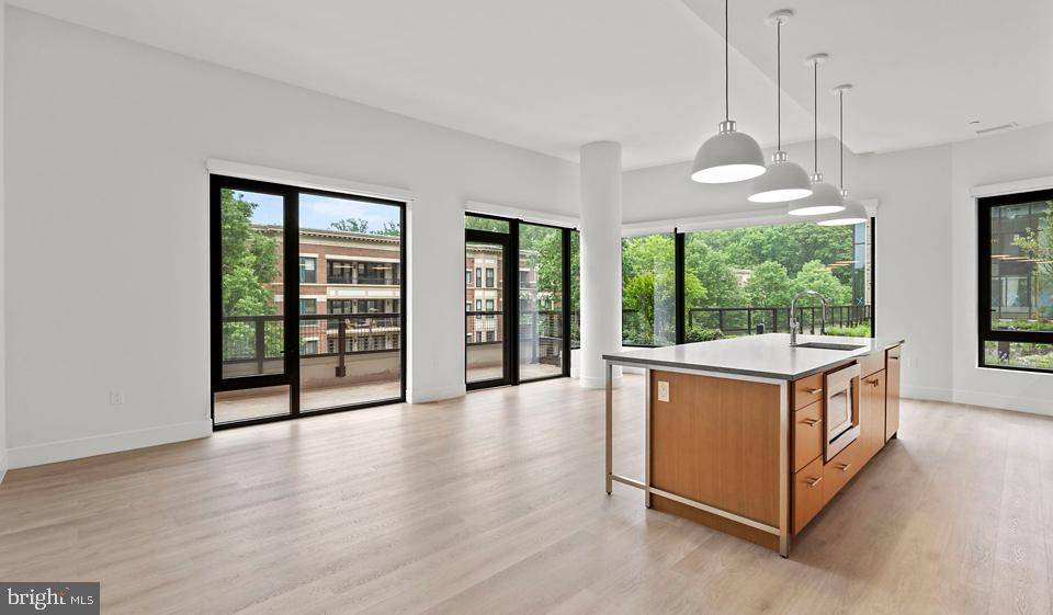 North Bethesda, MD 20852,10511 STRATHMORE HALL ST #2B-3B-PH17