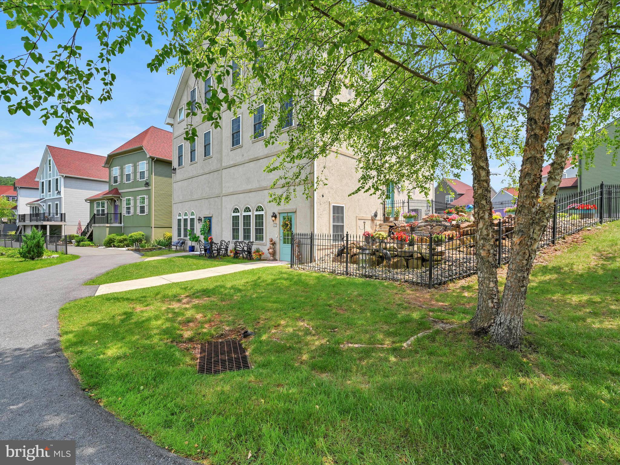 Reinholds, PA 17569,42 BISSENDEN WAY