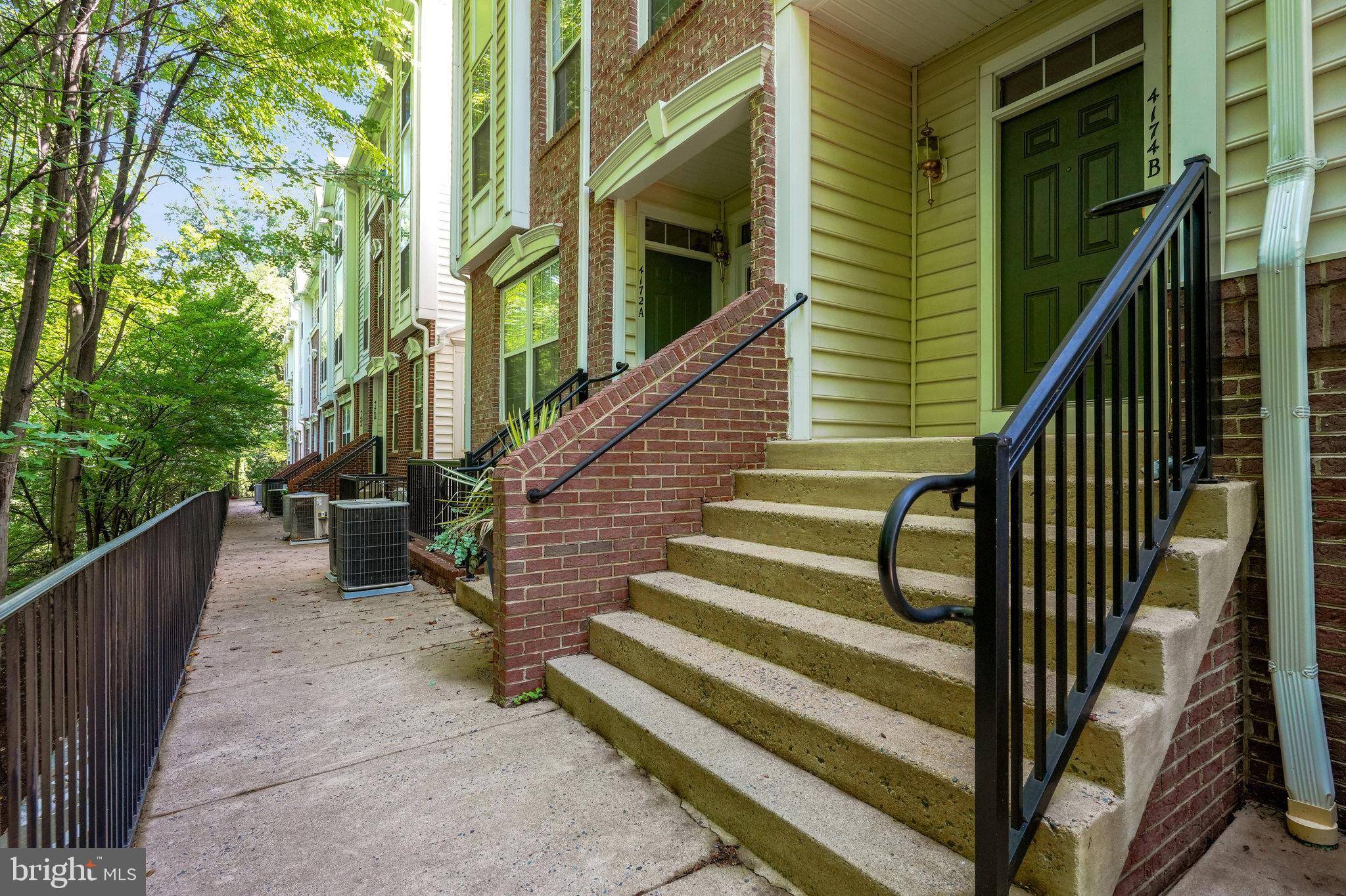 Fairfax, VA 22030,4174-B LOCHLEVEN TRL #1601B