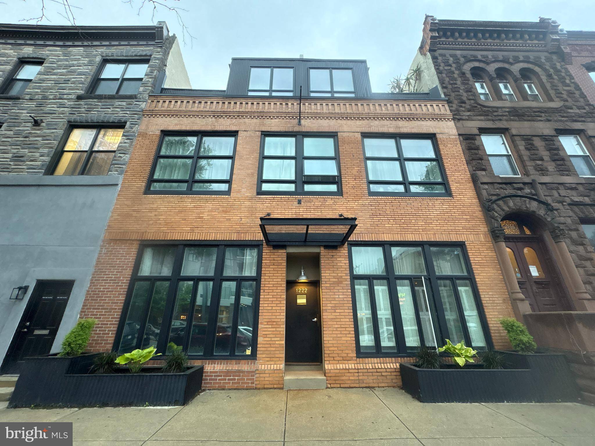 Philadelphia, PA 19146,1222-24 S BROAD ST #I