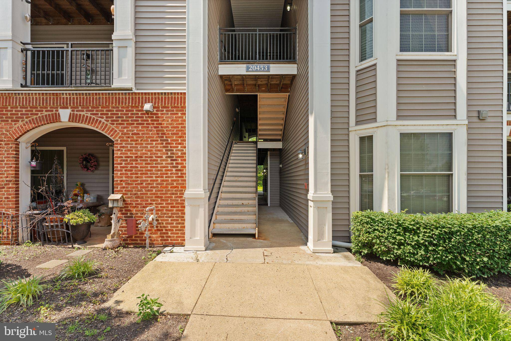 Sterling, VA 20165,20453 CHESAPEAKE SQ #103
