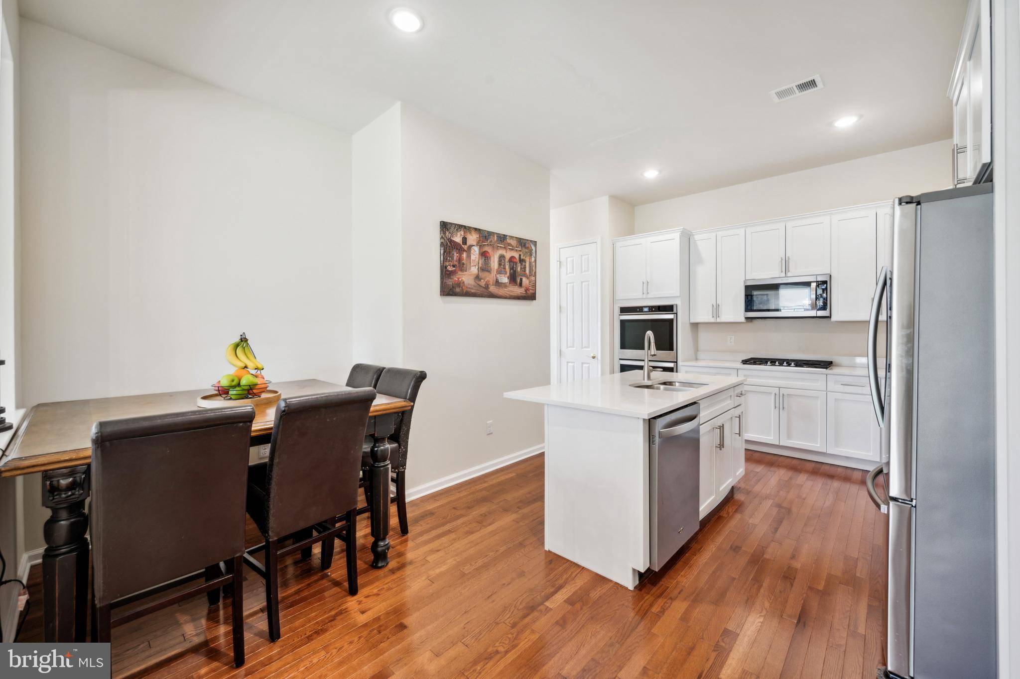 Moorestown, NJ 08057,233 HIDDEN ACRES LN