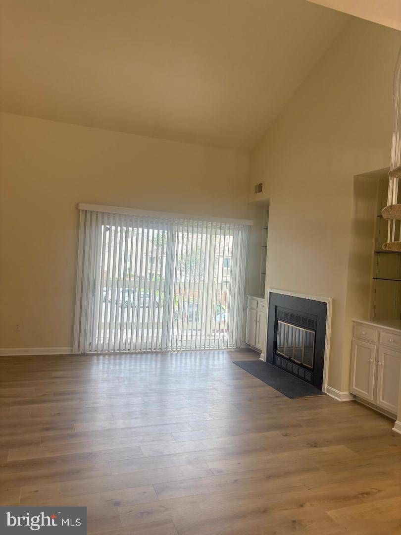 Alexandria, VA 22310,6051-B ESSEX HOUSE SQ