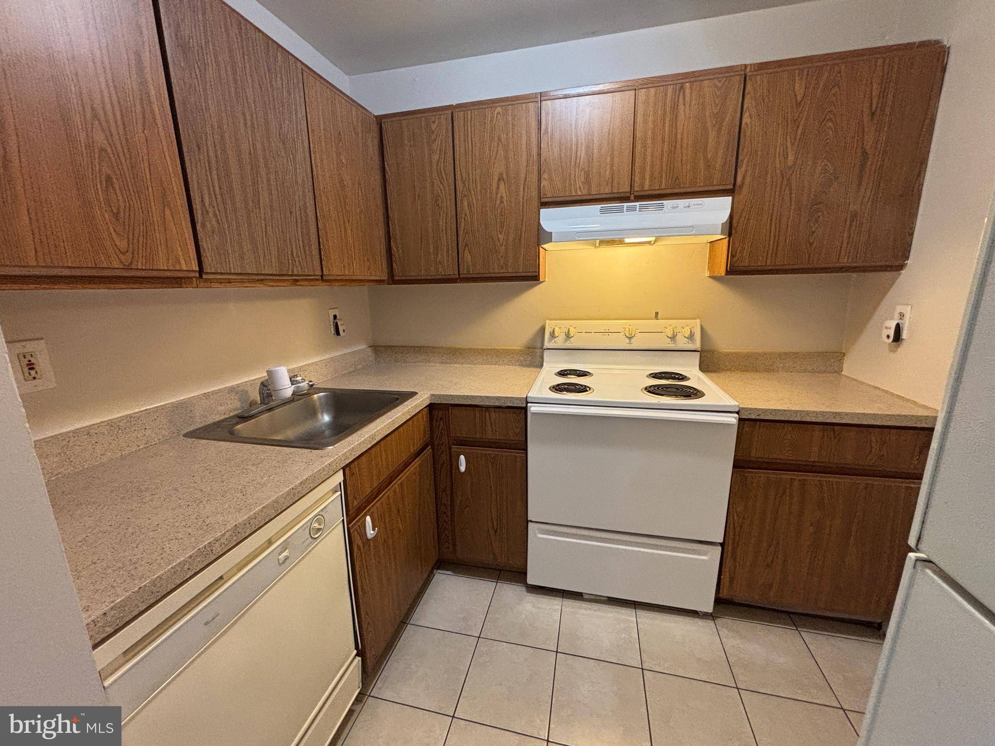 Primos, PA 19018,813 CHRISTOPHER PL