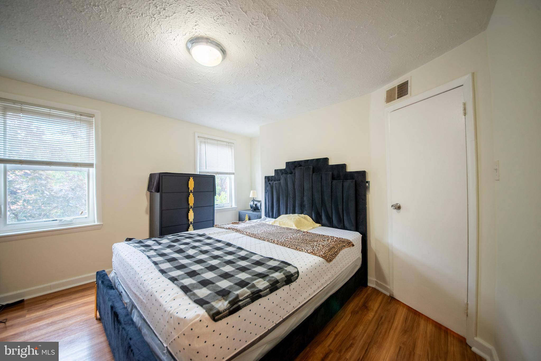 Baltimore, MD 21223,913 W LOMBARD ST