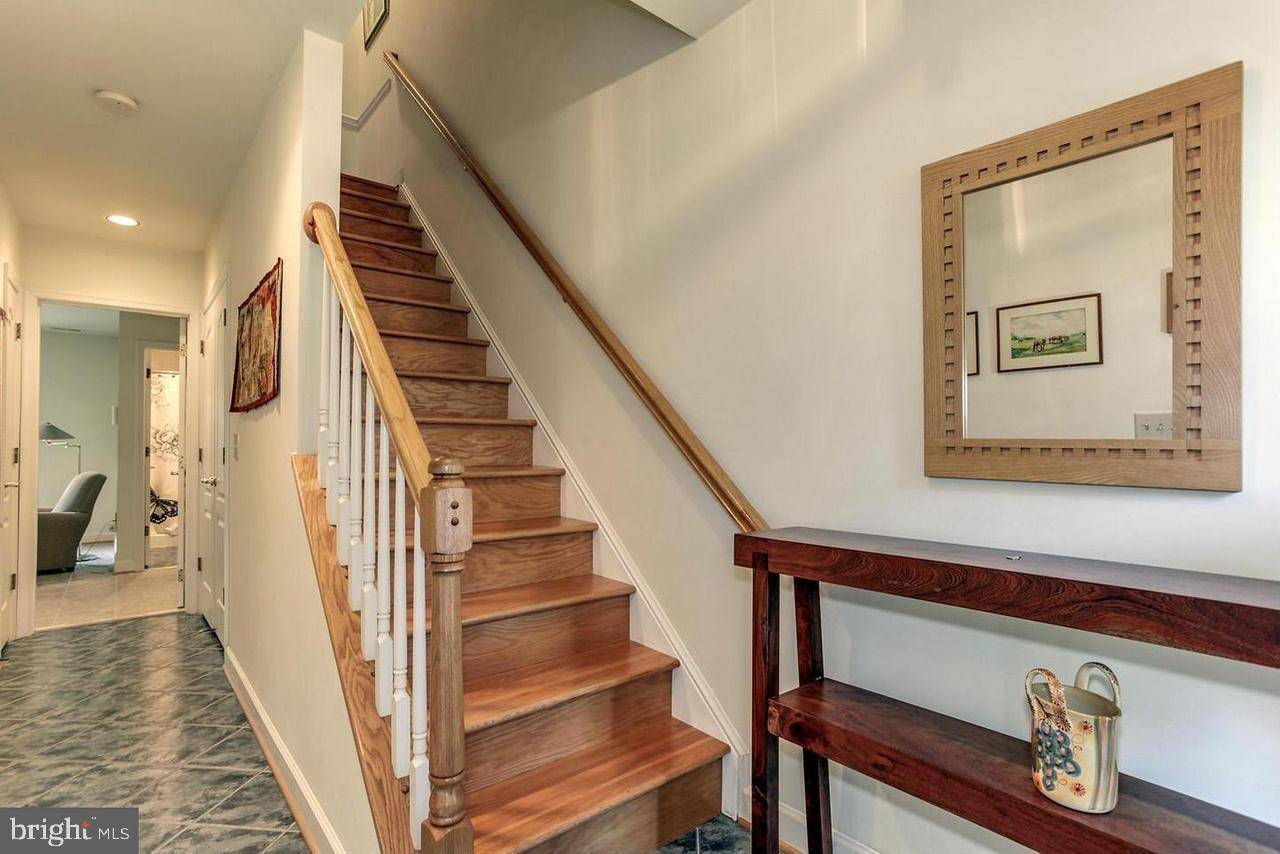 Arlington, VA 22213,6930 LITTLE FALLS RD #6930