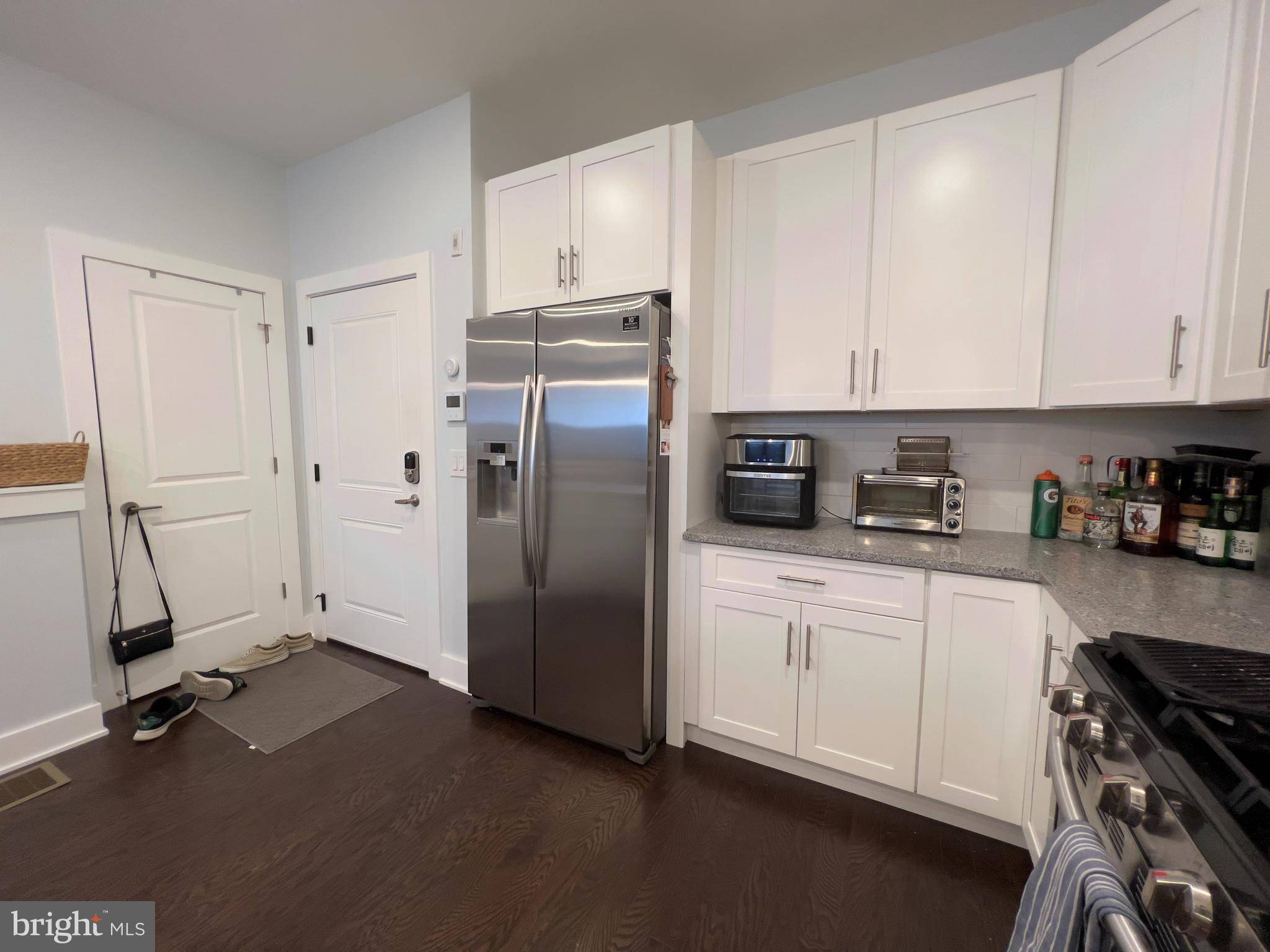 Philadelphia, PA 19125,959 SHACKAMAXON ST #1