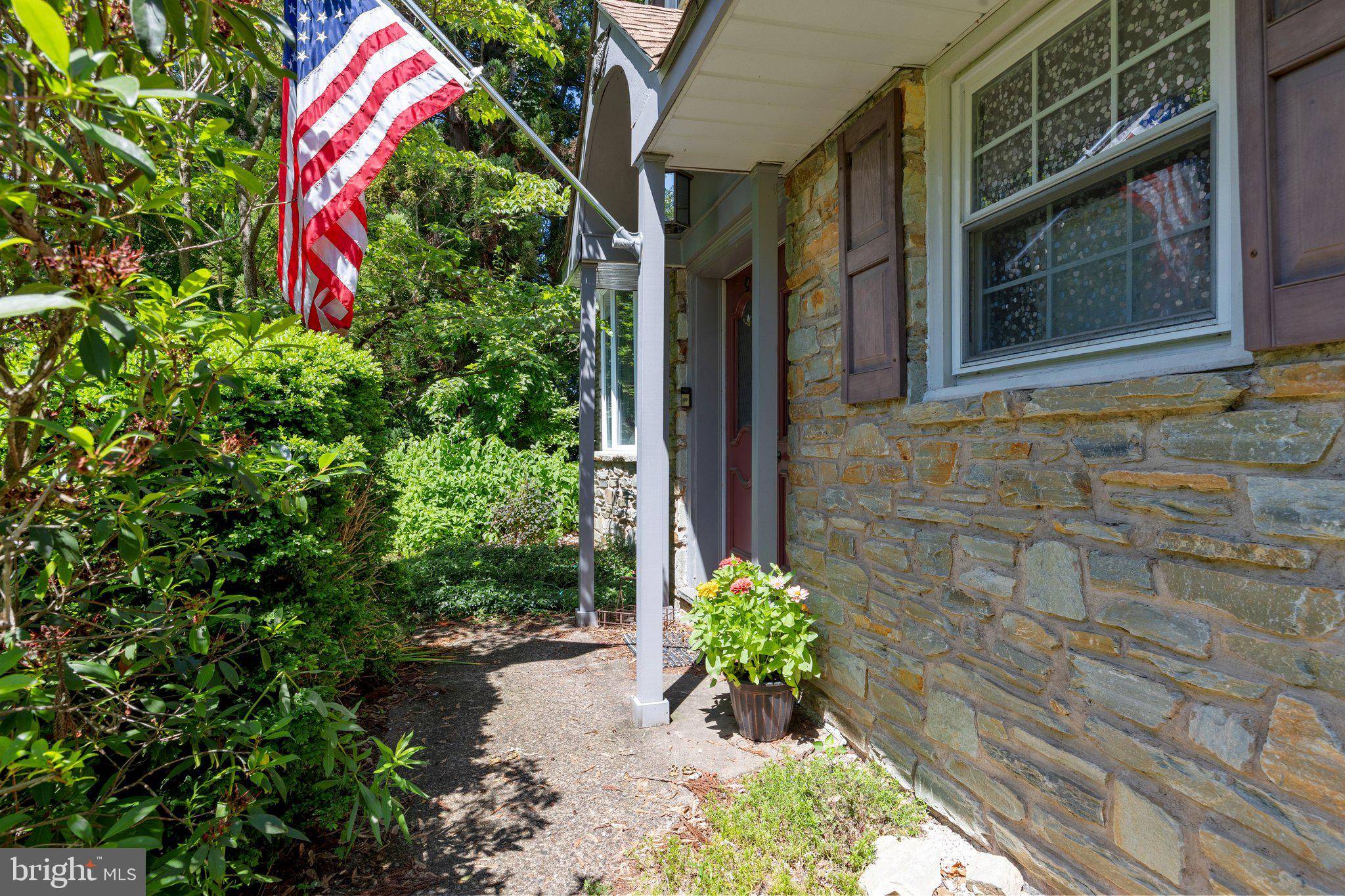 Yardley, PA 19067,28 EDGEWOOD RD
