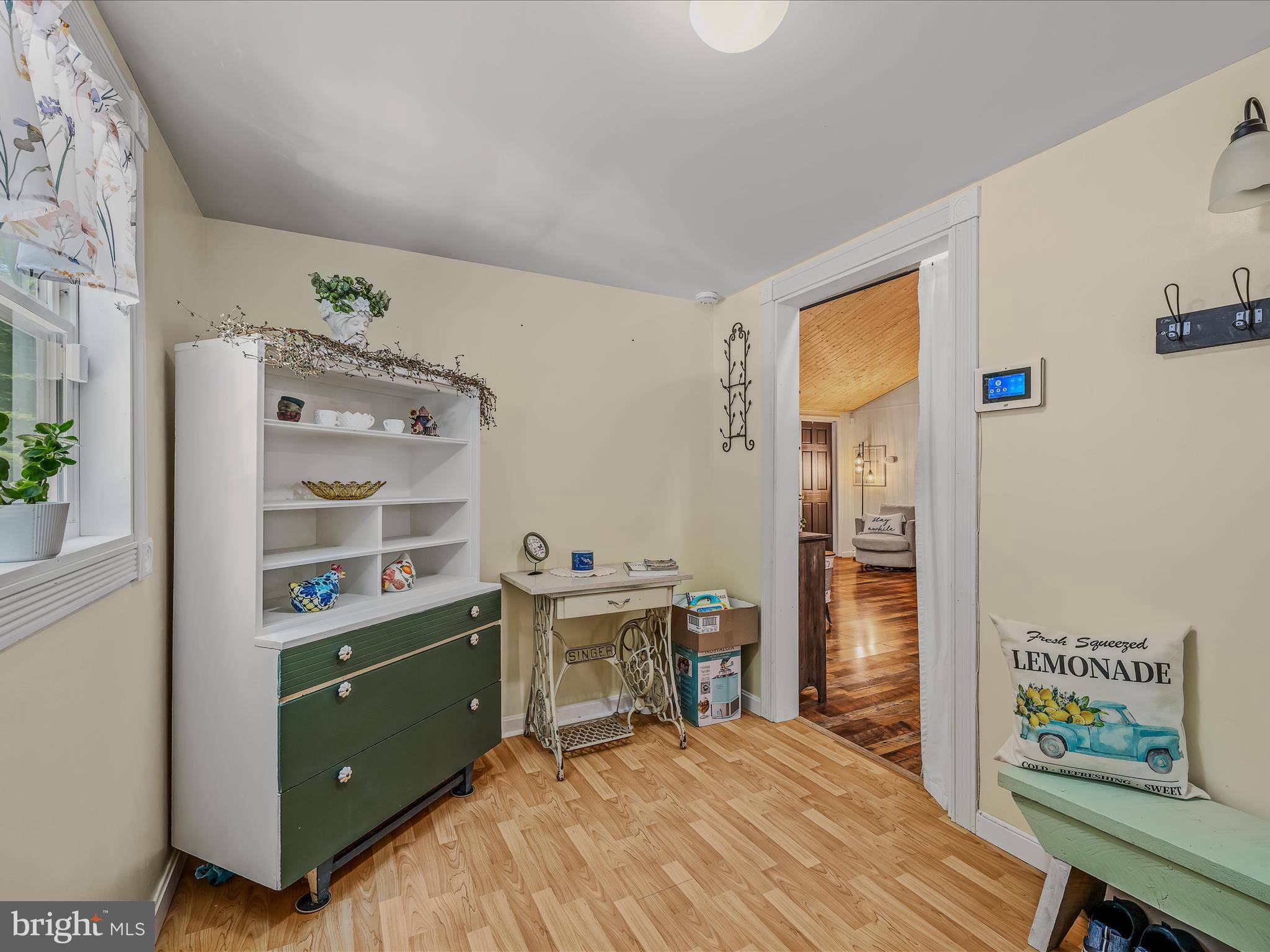 Hedgesville, WV 25427,499 THE WOODS RD